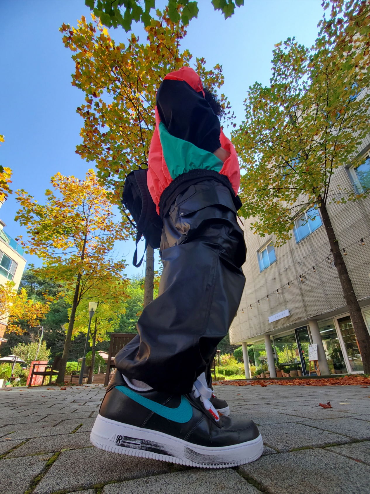 QT8 Garments TL Old Track Jacket Black/Red, Nike x Peaceminusone Air Force 1 Low Para-Noise 3.0 Black and Multicolor 착용 스타일 - 4