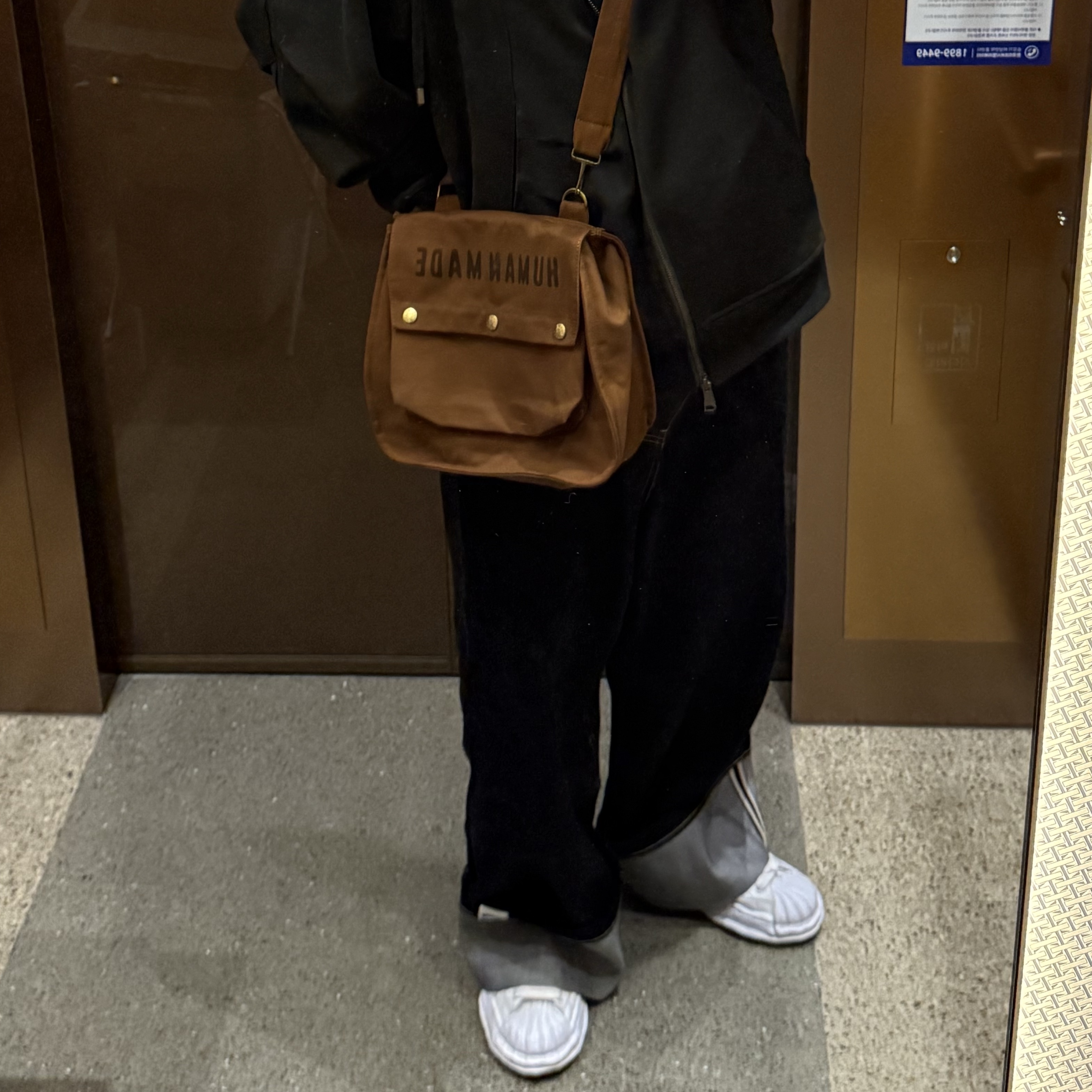 Human Made Game Bag Brown, Maison Mihara Yasuhiro Blakey OG Sole Canvas Low-top Sneakers White 착용 스타일