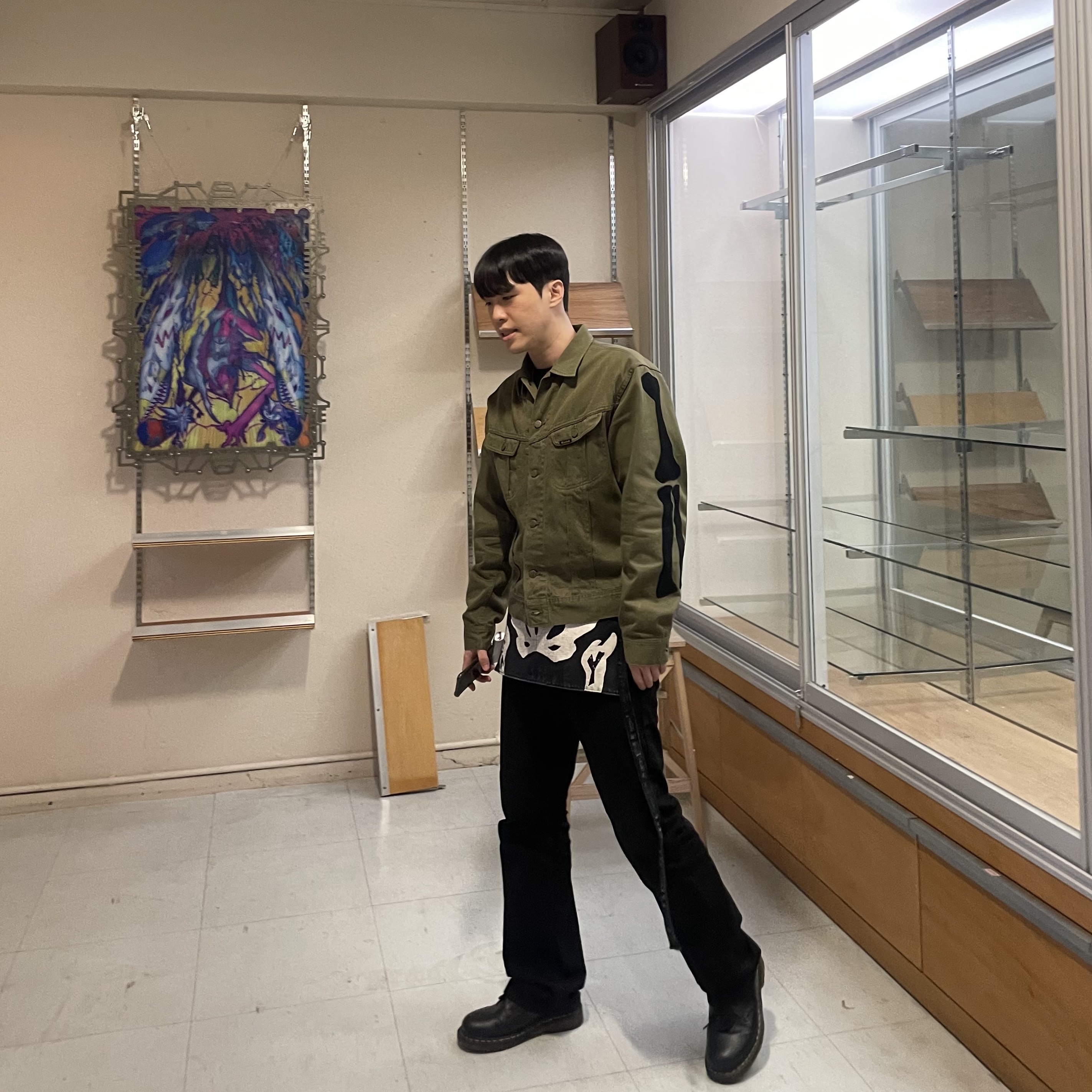 Kapital Vintage Satin Mexican Tuxedo Westerner Bone Jacket Khaki, Dr. Martens 1461 Smooth Black 착용 스타일 - 1