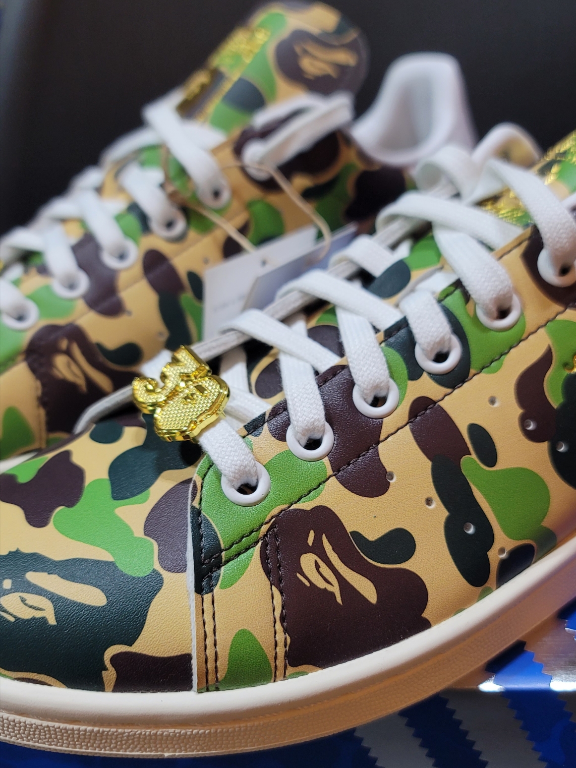 Adidas x BAPE Stan Smith Cloud White 착용 스타일 - 2