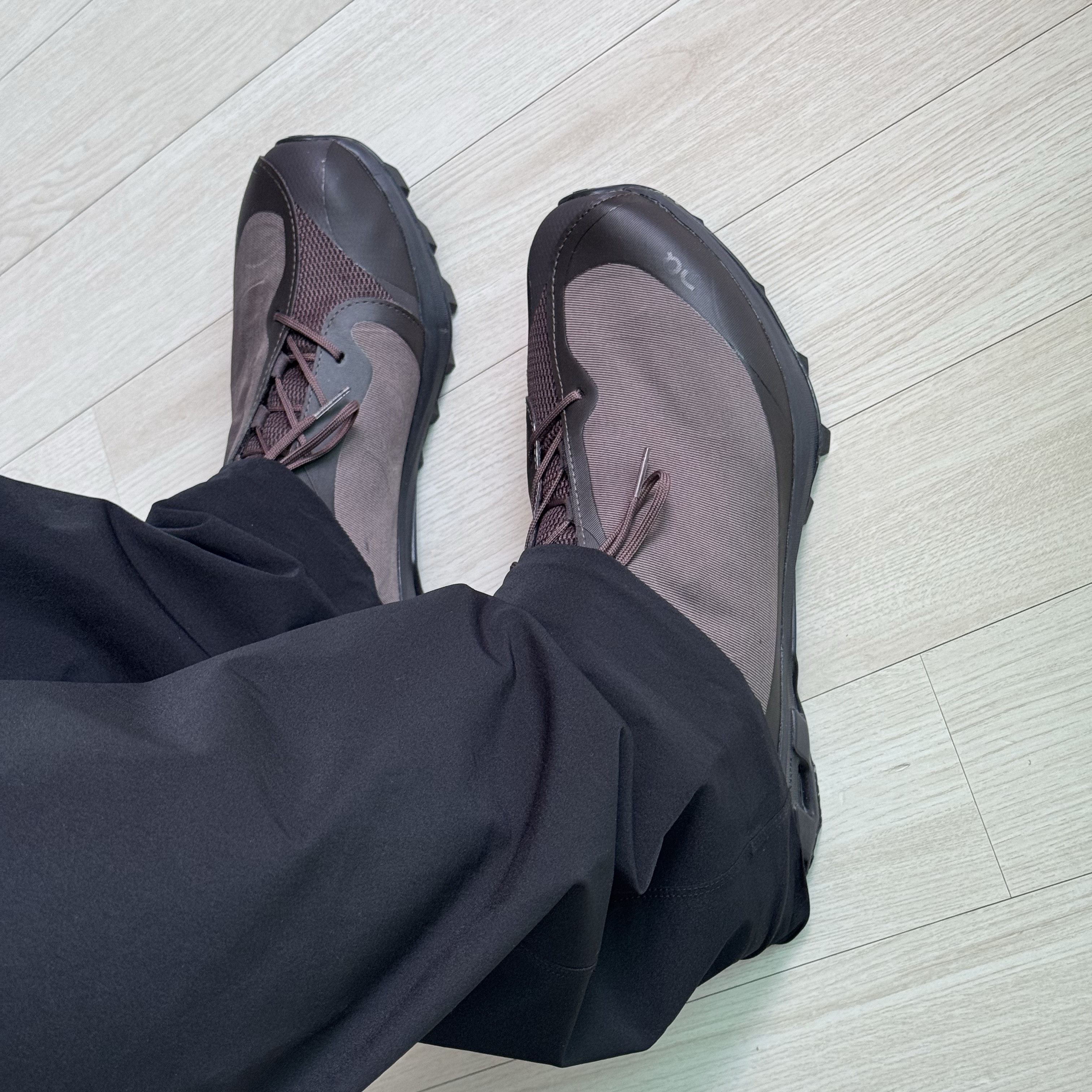 On Running x Post Archive Faction (Paf) Cloudventure Peak Cacao Espresso 착용 스타일