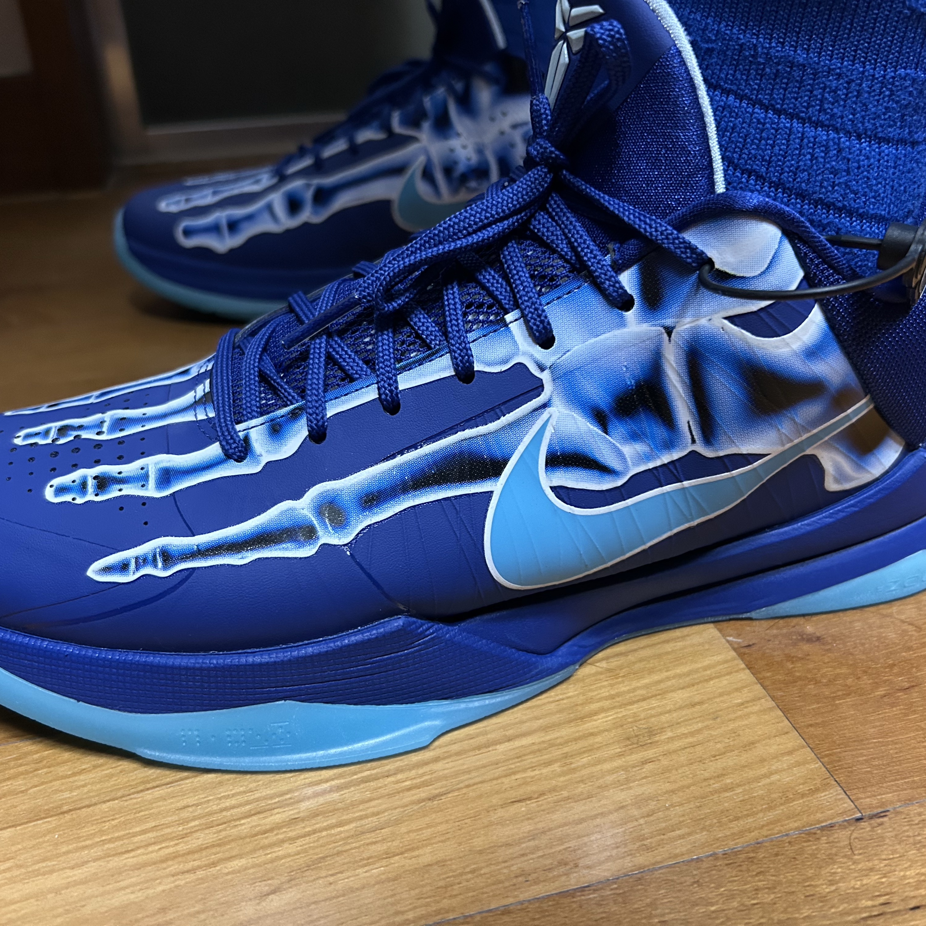 Nike Kobe 5 Protro Deep Royal Blue, Nike Kobe 5 Protro EYBL Forest Green 착용 스타일 - 6