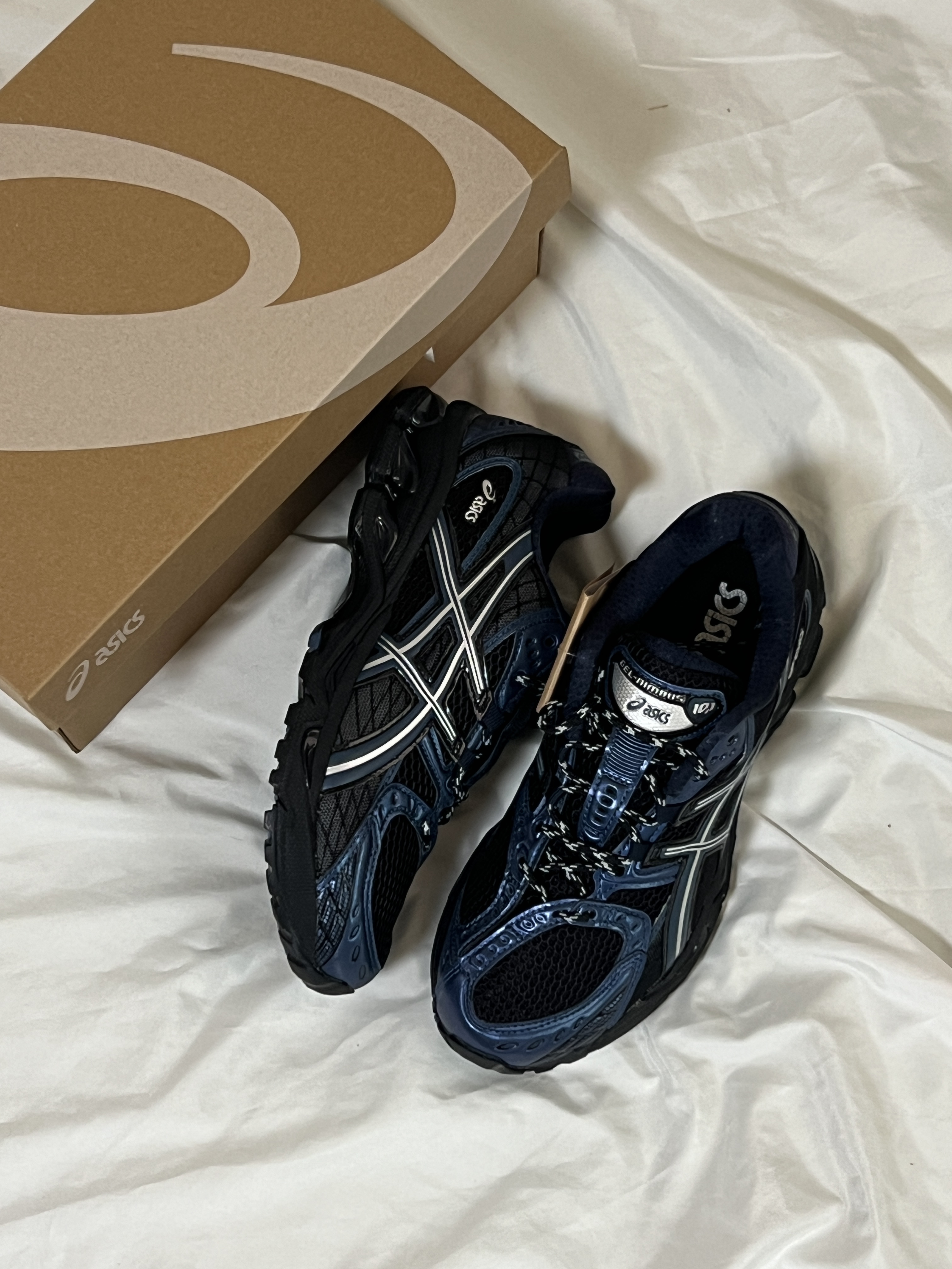 Asics Gel-Nimbus 10.1 Black Grand Shark 착용 스타일