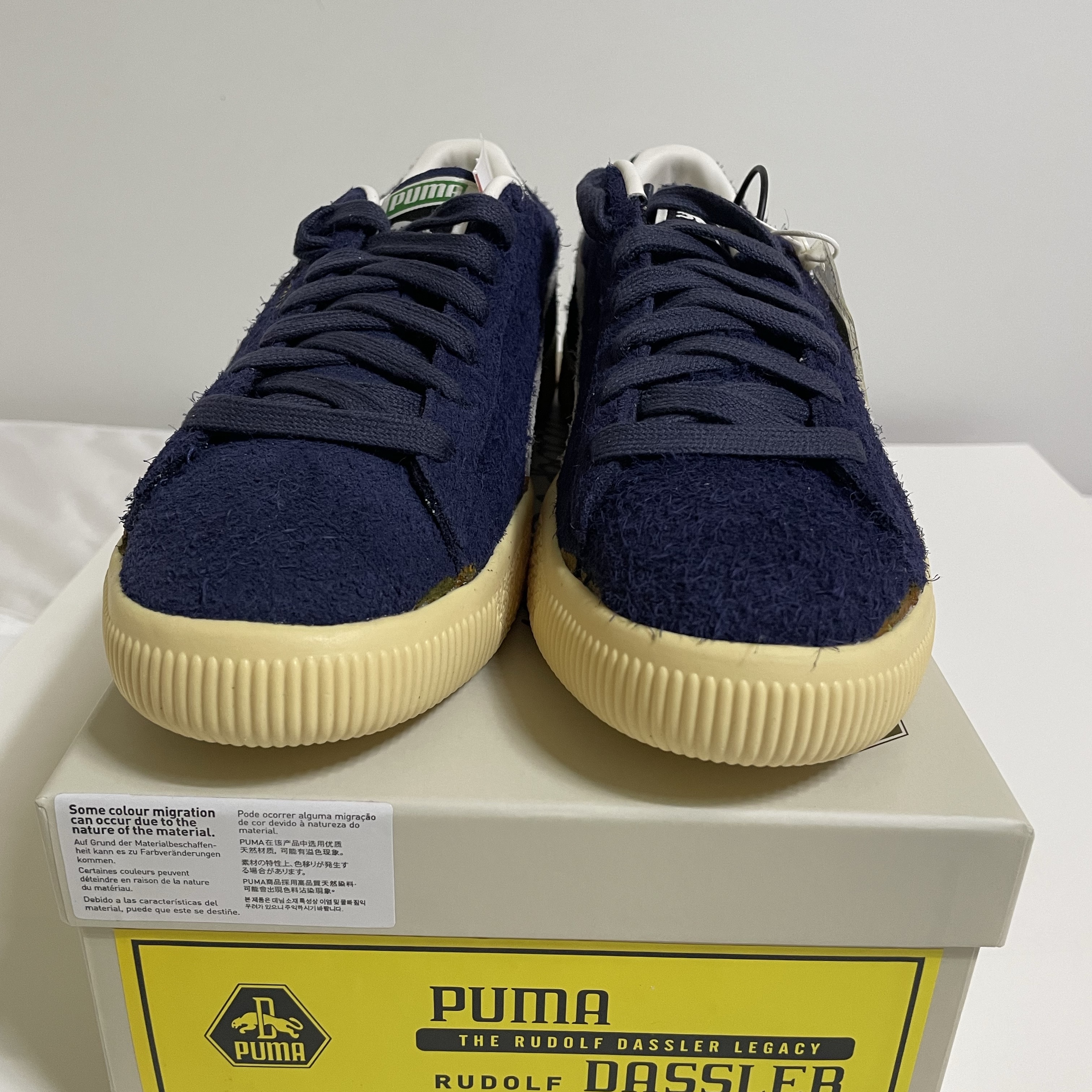 Puma Suede VTG The Neverworn II Navy 착용 스타일 - 2