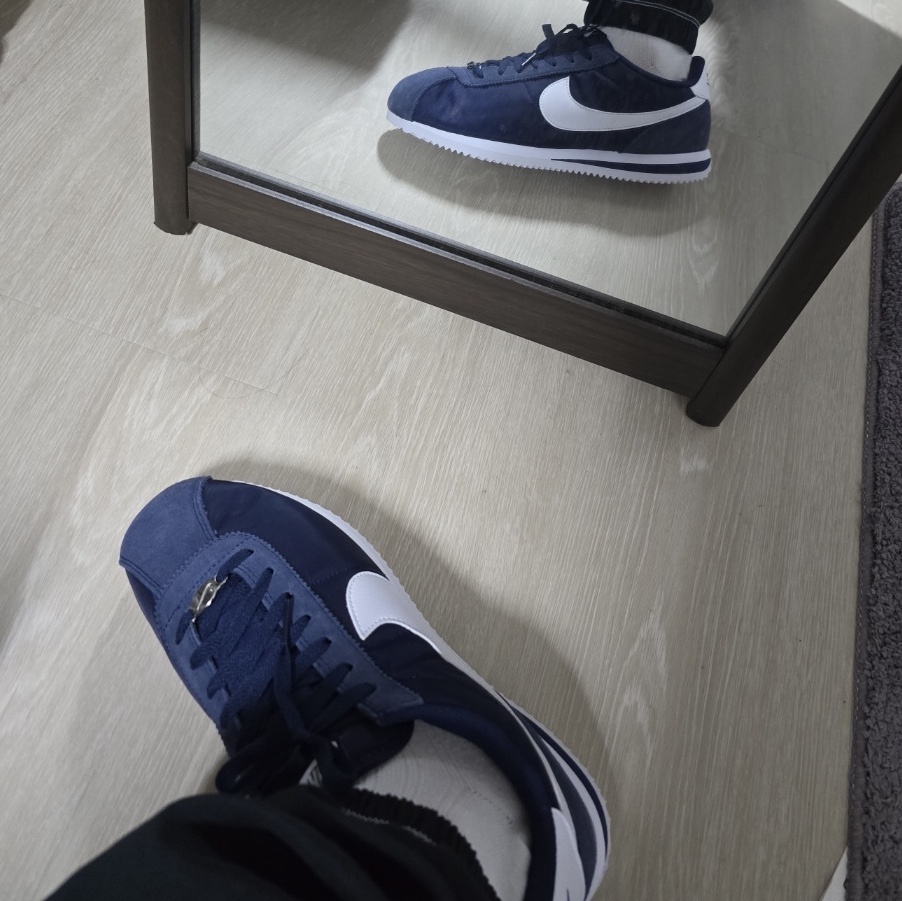 Nike Cortez TXT Midnight Navy White 착용 스타일 - 2