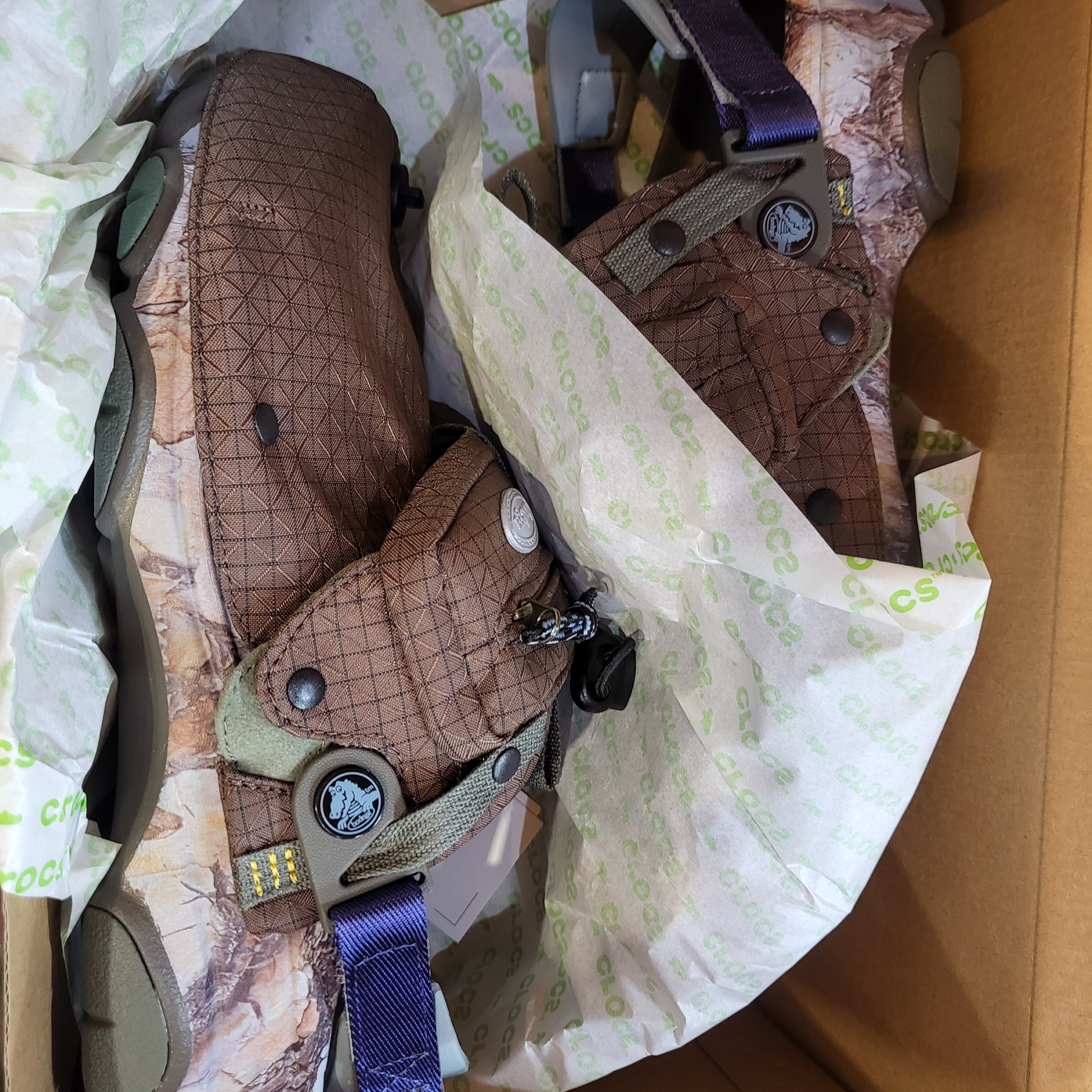 Crocs x Bodega All Terrain Clog 2.0 Nict-Tech Rustic Sedona 착용 스타일