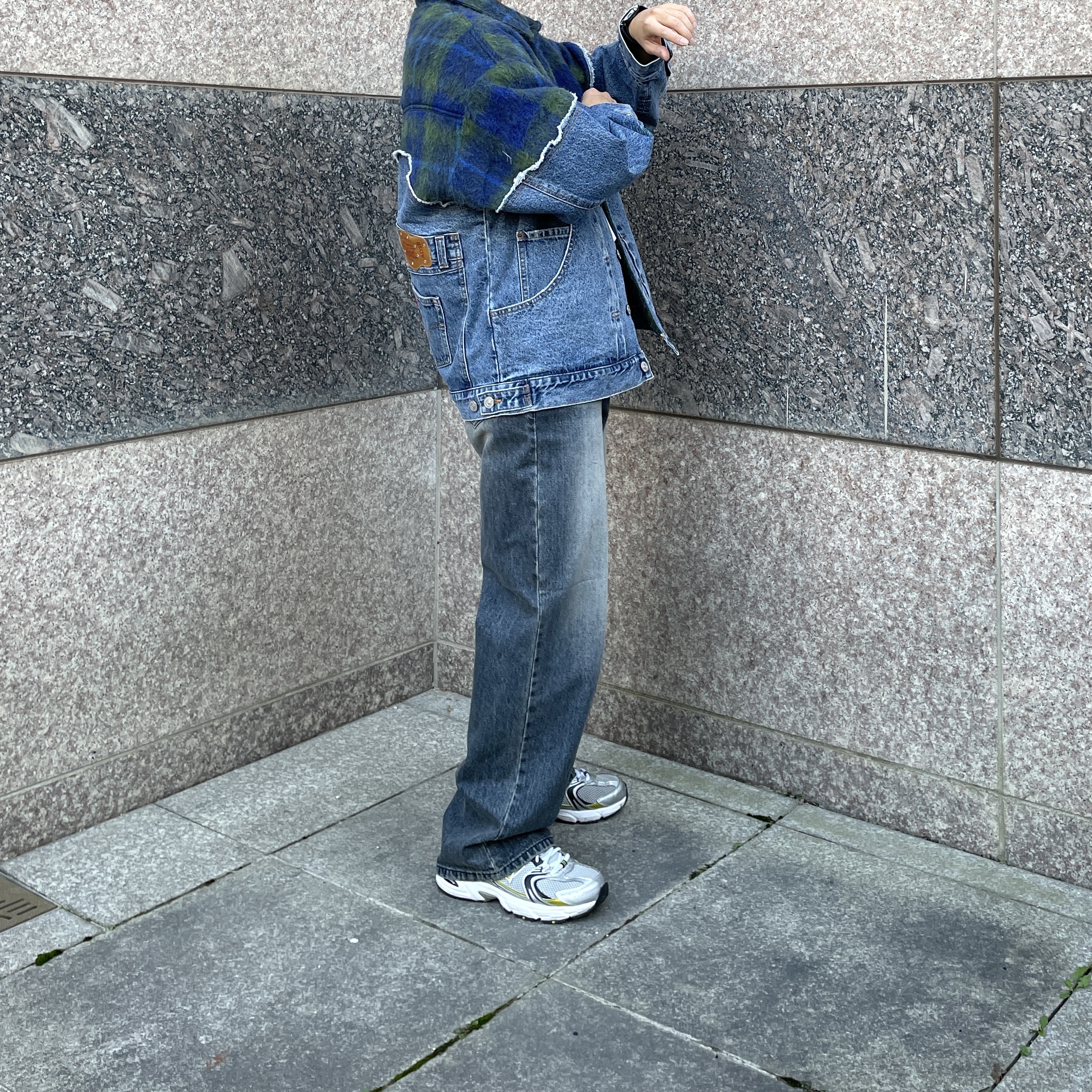 [KREAM 단독] ADSB Andersson Bell x Levi's Women Spliced Trucker Indigo Green - 24FW 착용 스타일 - 2