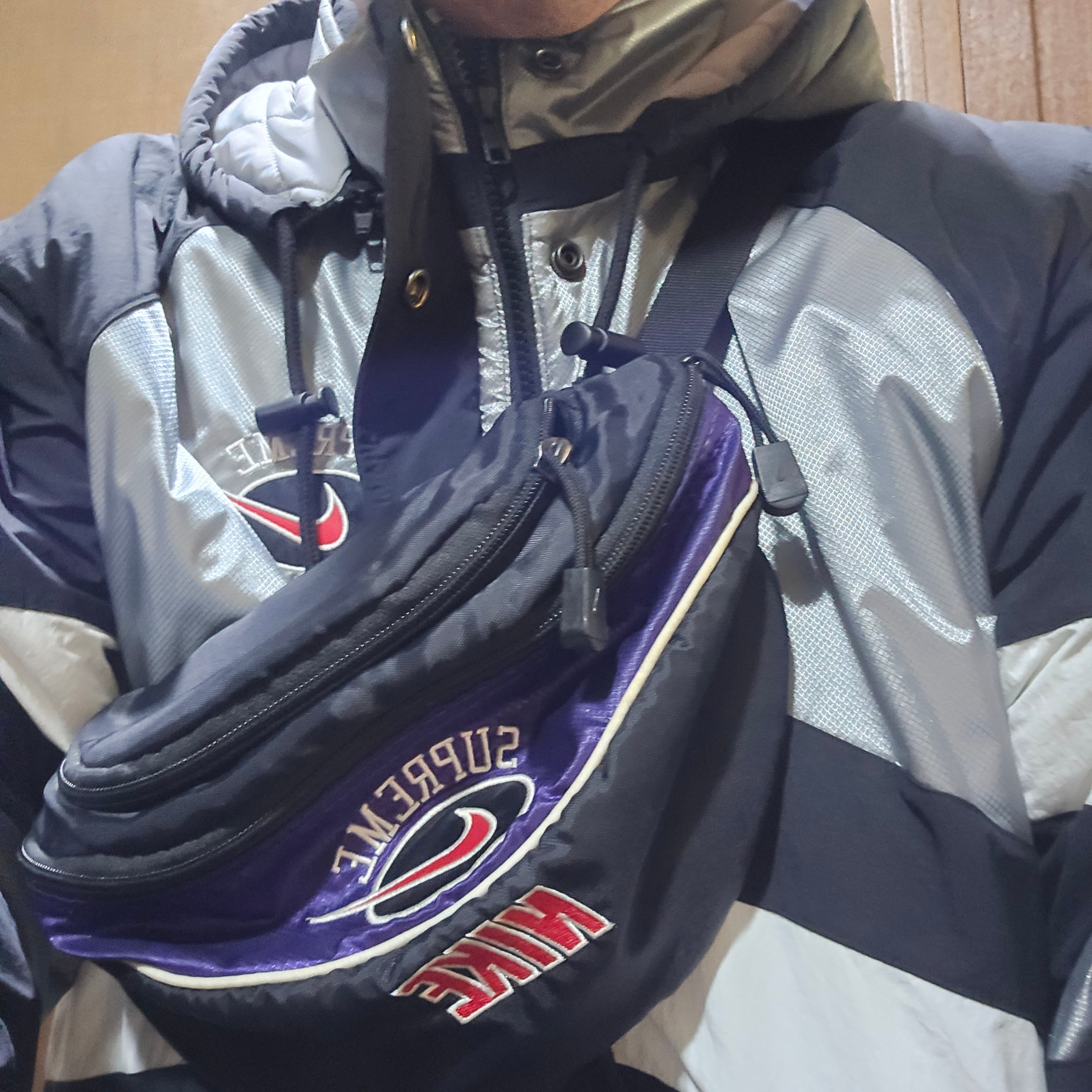 Supreme x Nike Shoulder Bag Purple - 19SS, Supreme x Nike Hooded Sport Jacket Silver - 19SS 착용 스타일 - 1