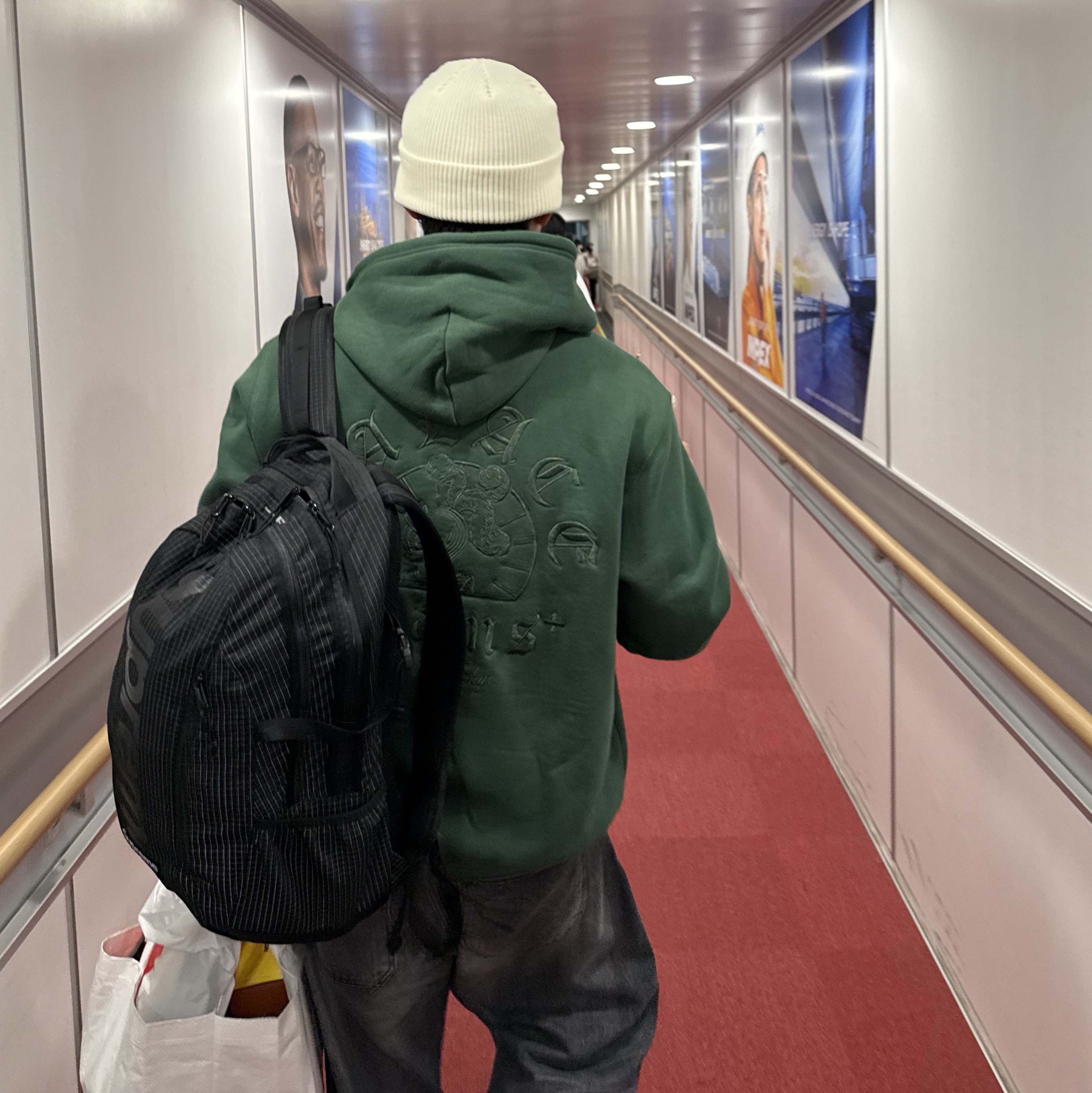 Palace x Beams Plus Graphic Hood Green - 24FW, Supreme Backpack Black - 24SS 착용 스타일 - 2