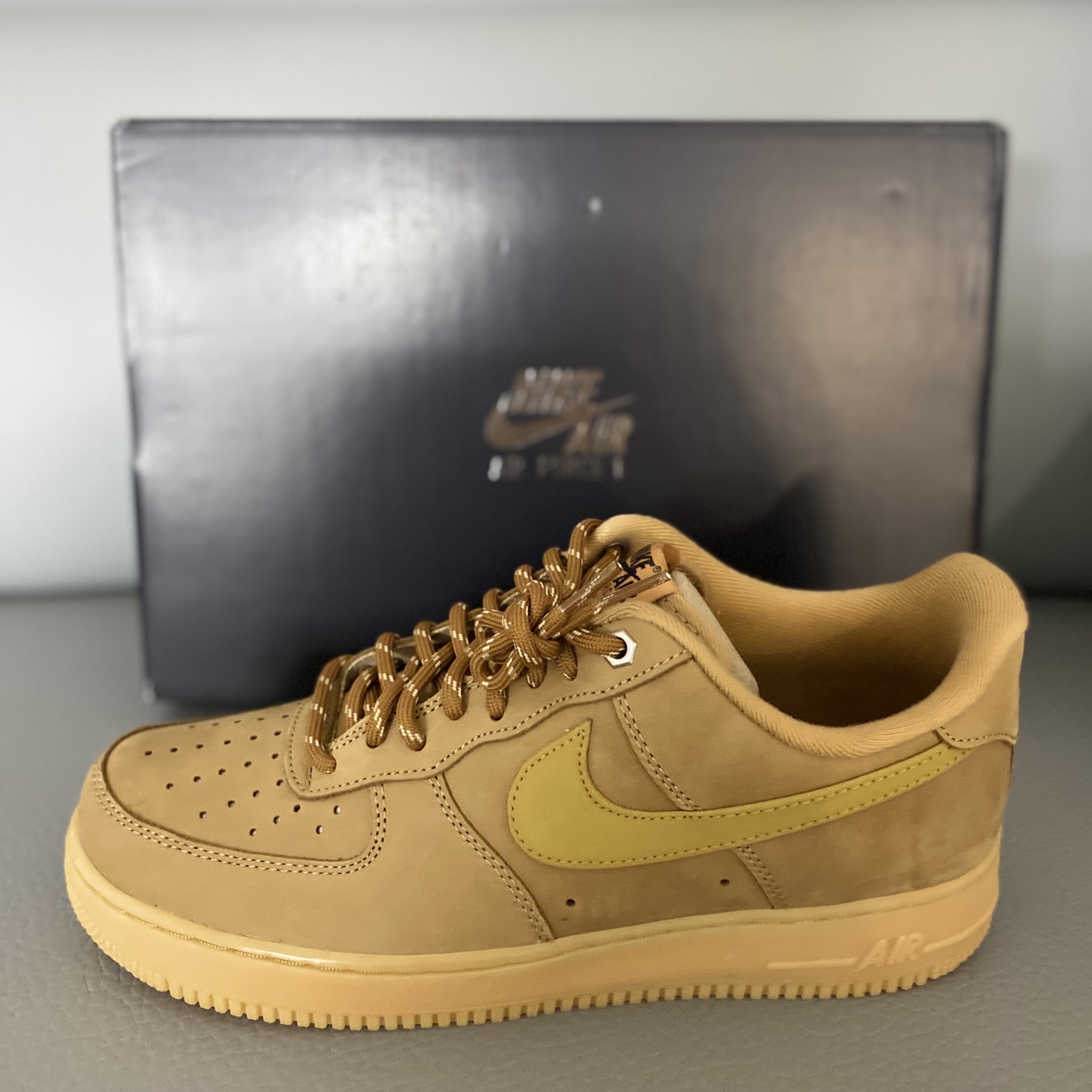 Nike Air Force 1 '07 WB Flax 착용 스타일