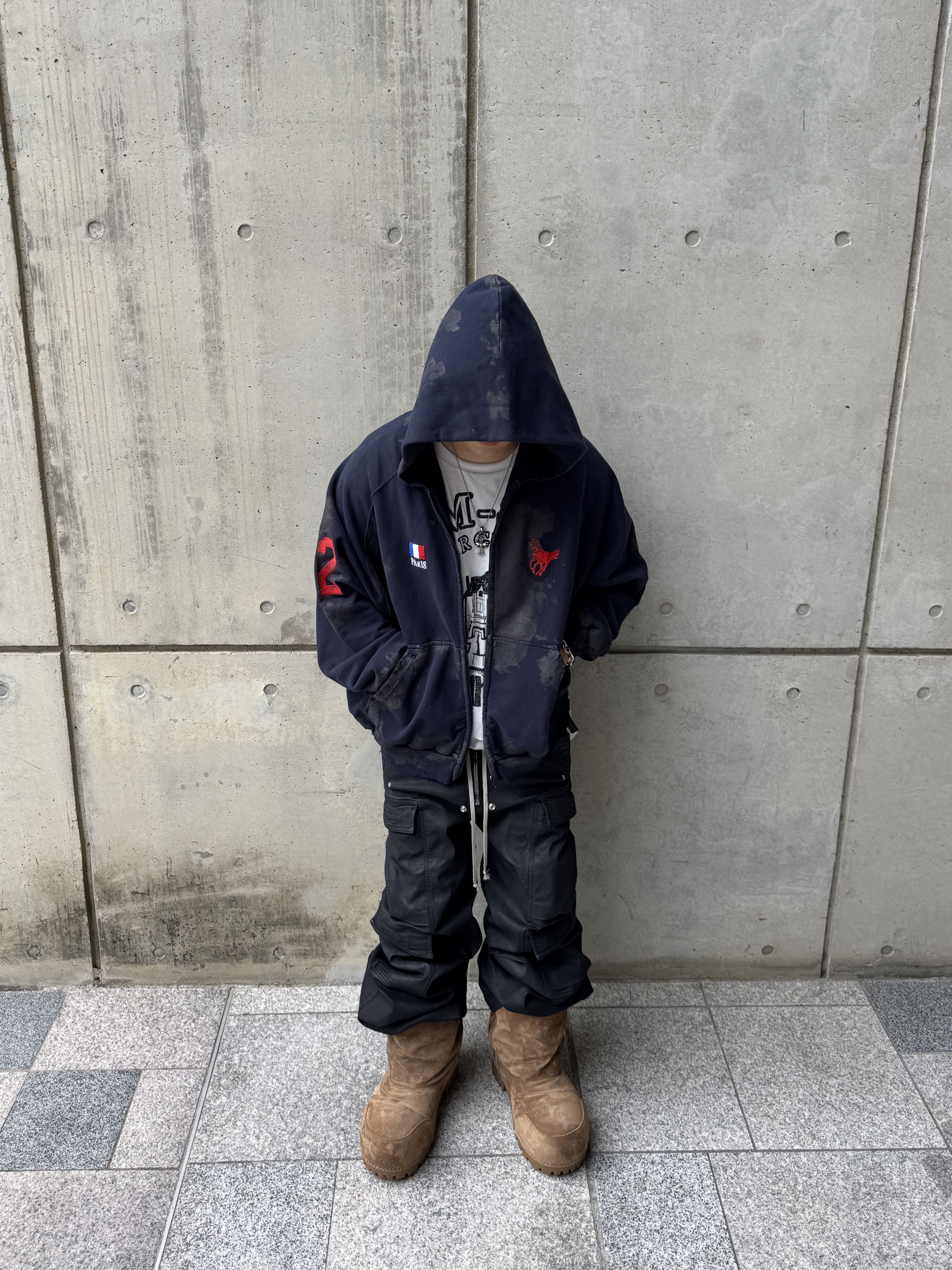 Balenciaga Paris Vintage Logo 22 Zip-Up Hoodie Dark Navy 착용 스타일