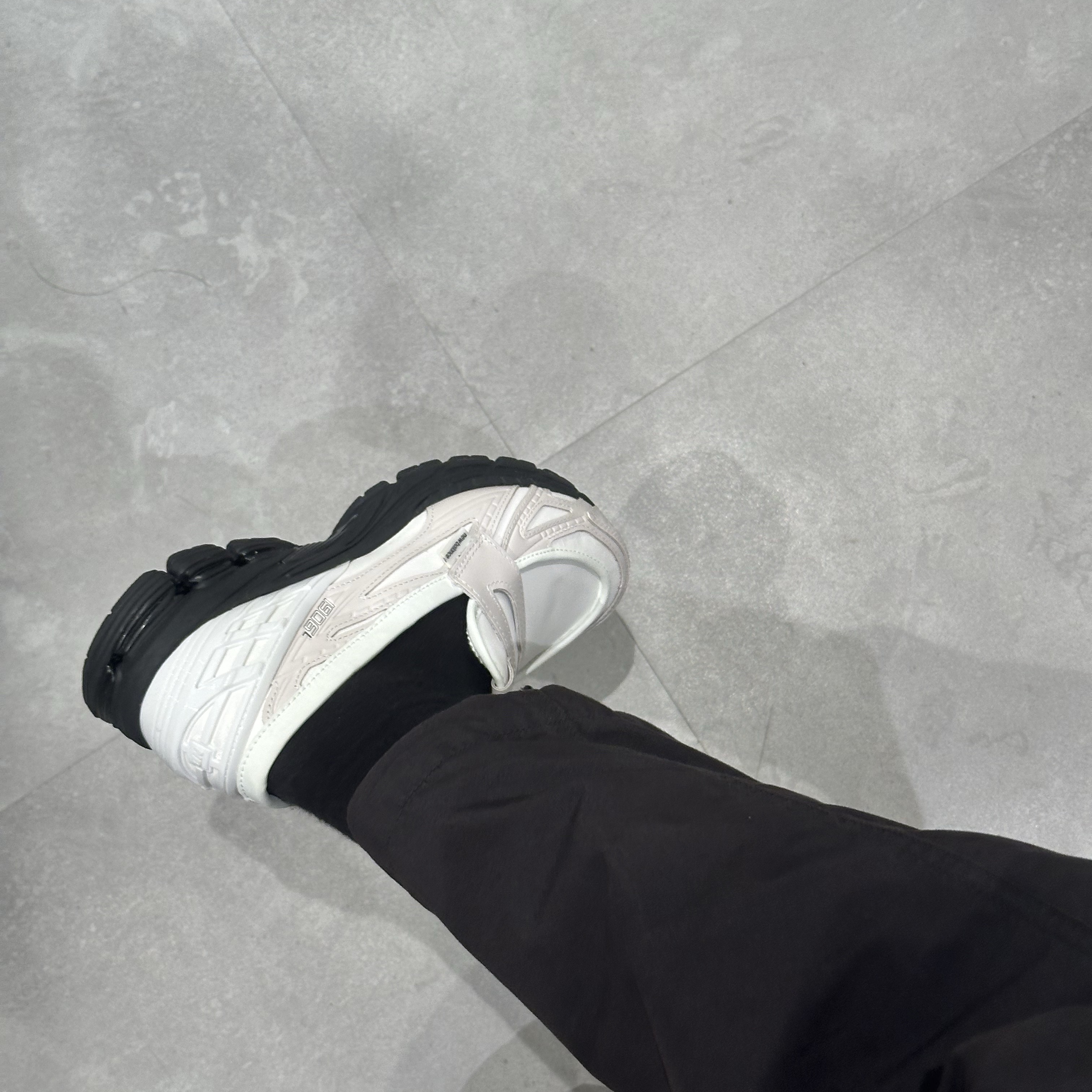 New Balance x Junya Watanabe Man 1906L White 착용 스타일 - 2