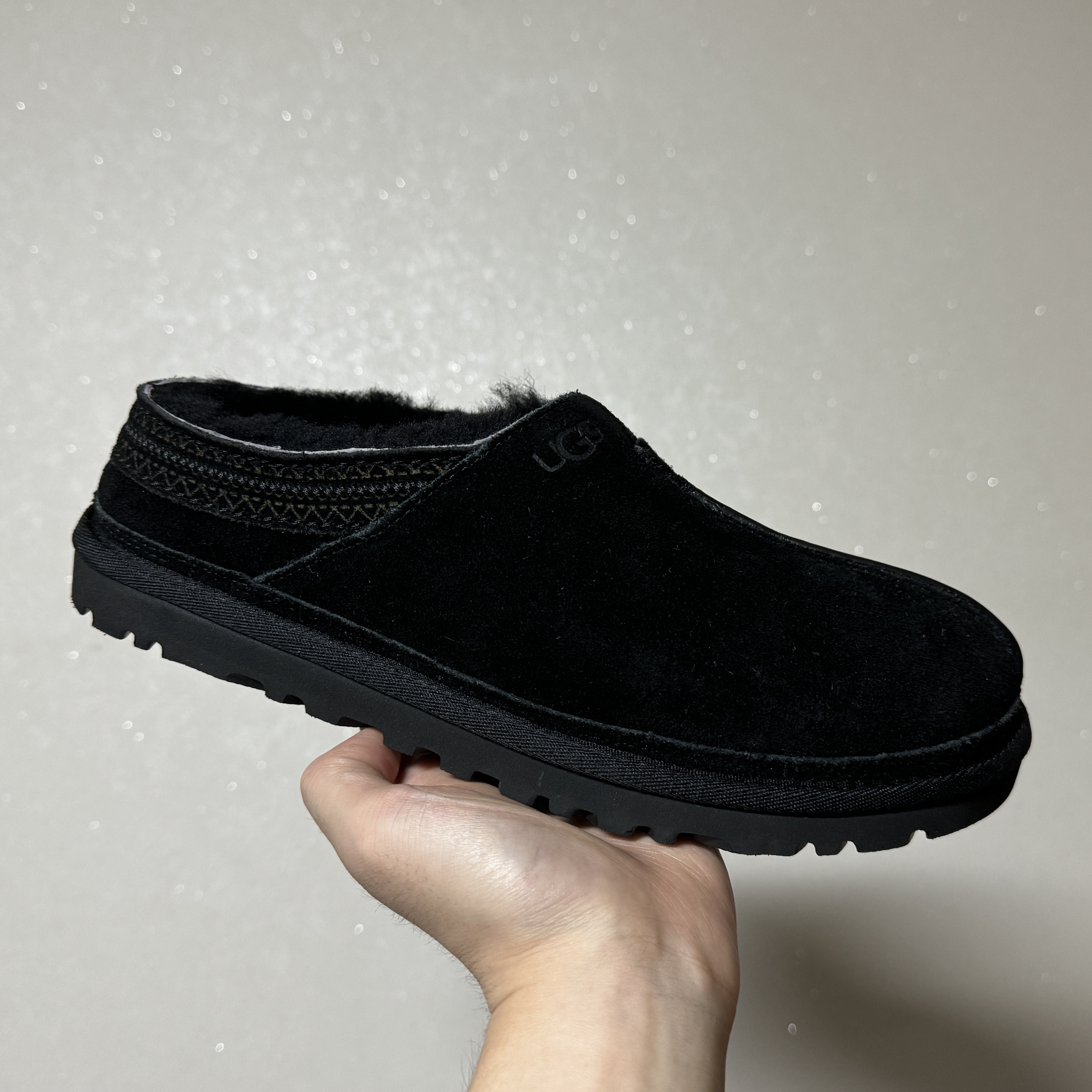UGG Neuman Black 착용 스타일