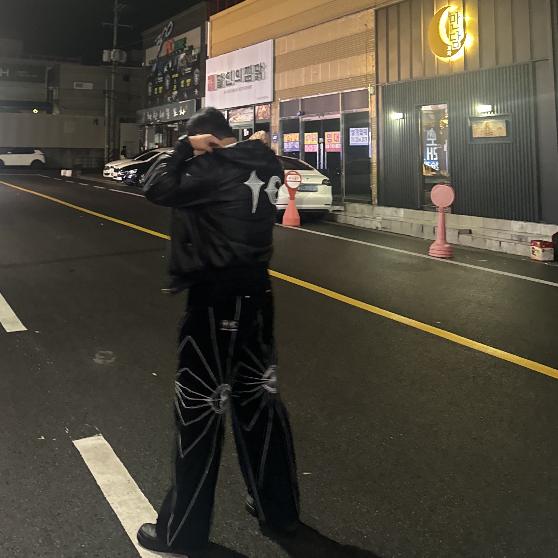 Thug Club Silm Rock Leather Jacket Black, Thug Club Chain Stitch Denim Pants Black 착용 스타일 - 1