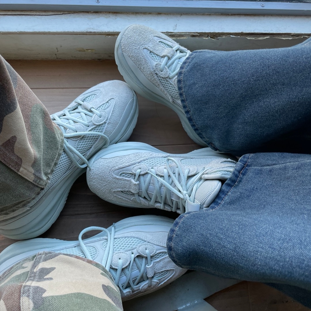 Adidas Yeezy Desert Boot Salt, Porter x Comme des Garcons Backpack L Black 착용 스타일 - 2