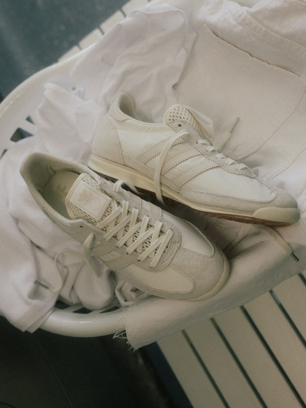 Adidas x END. Gazelle Indoor Laundromat, Adidas x END. SL 72 Laundromat 착용 스타일 - 10