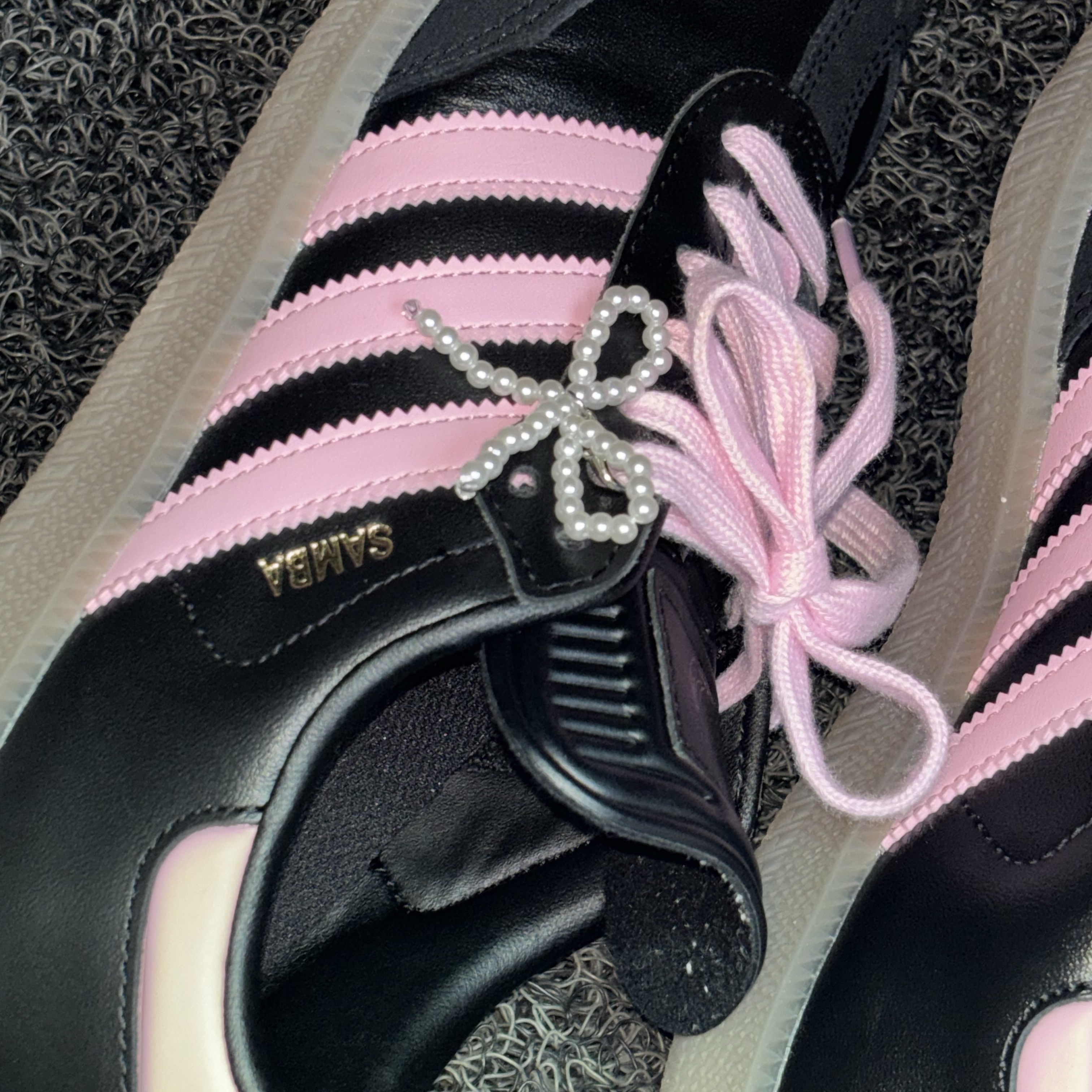 Adidas x Inter Miami CF Samba Core Black Light Pink 착용 스타일 - 3