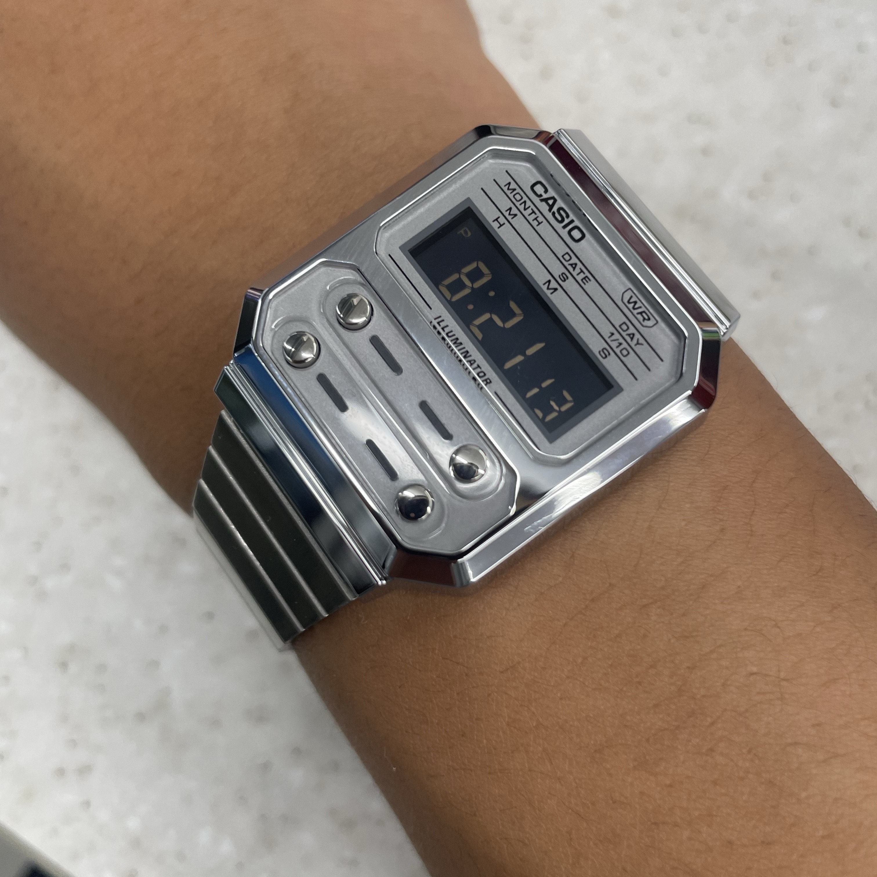 Casio A100WE-7B 착용 스타일