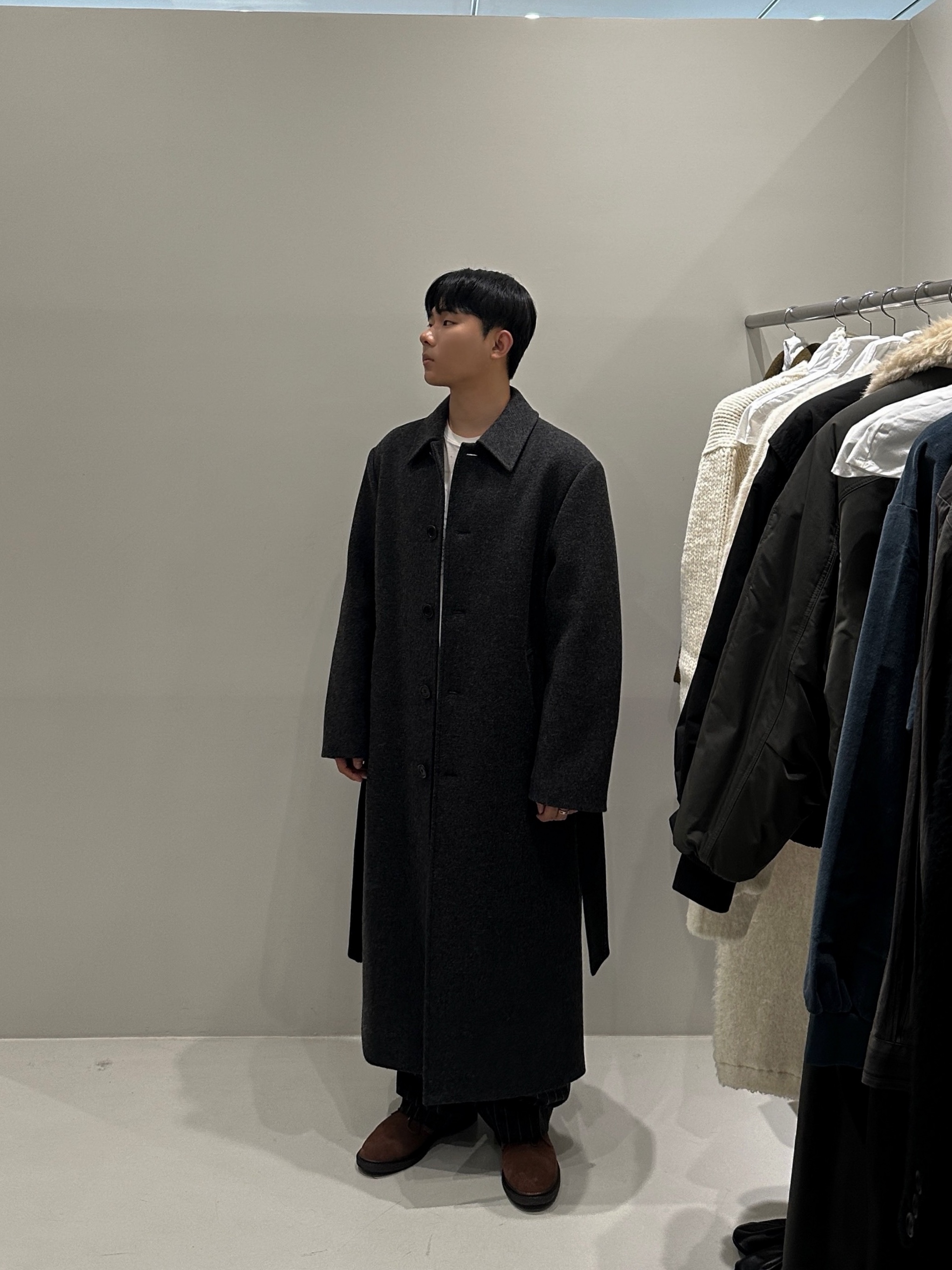 Amomento Mens Single Breasted Long Coat Charcoal - 24FW 착용 스타일 - 5