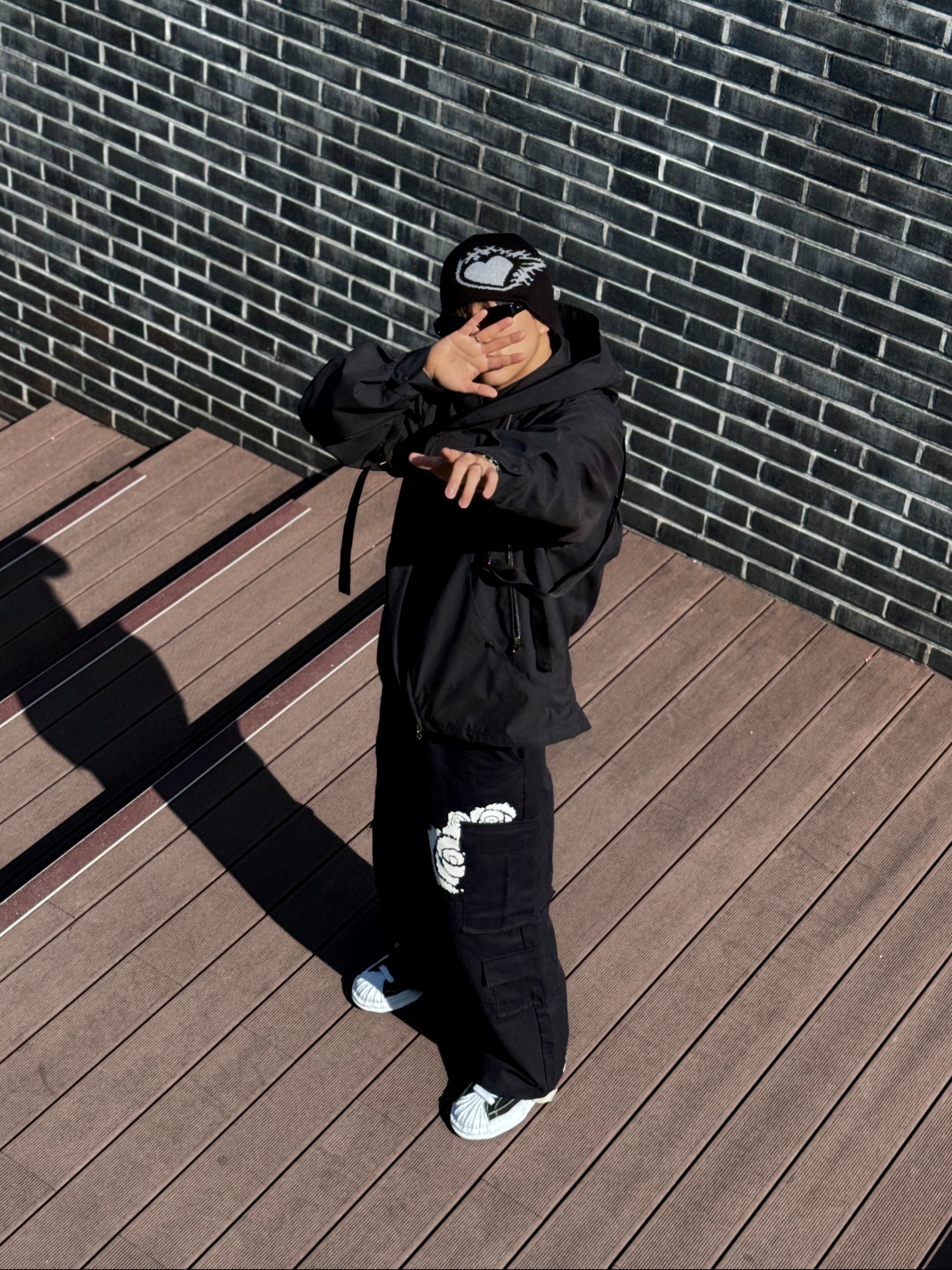 Maison Mihara Yasuhiro Blakey OG Sole Canvas Low-top Sneakers Black White, Louis Vuitton Monogram Chain Bracelet Silver 착용 스타일 - 6