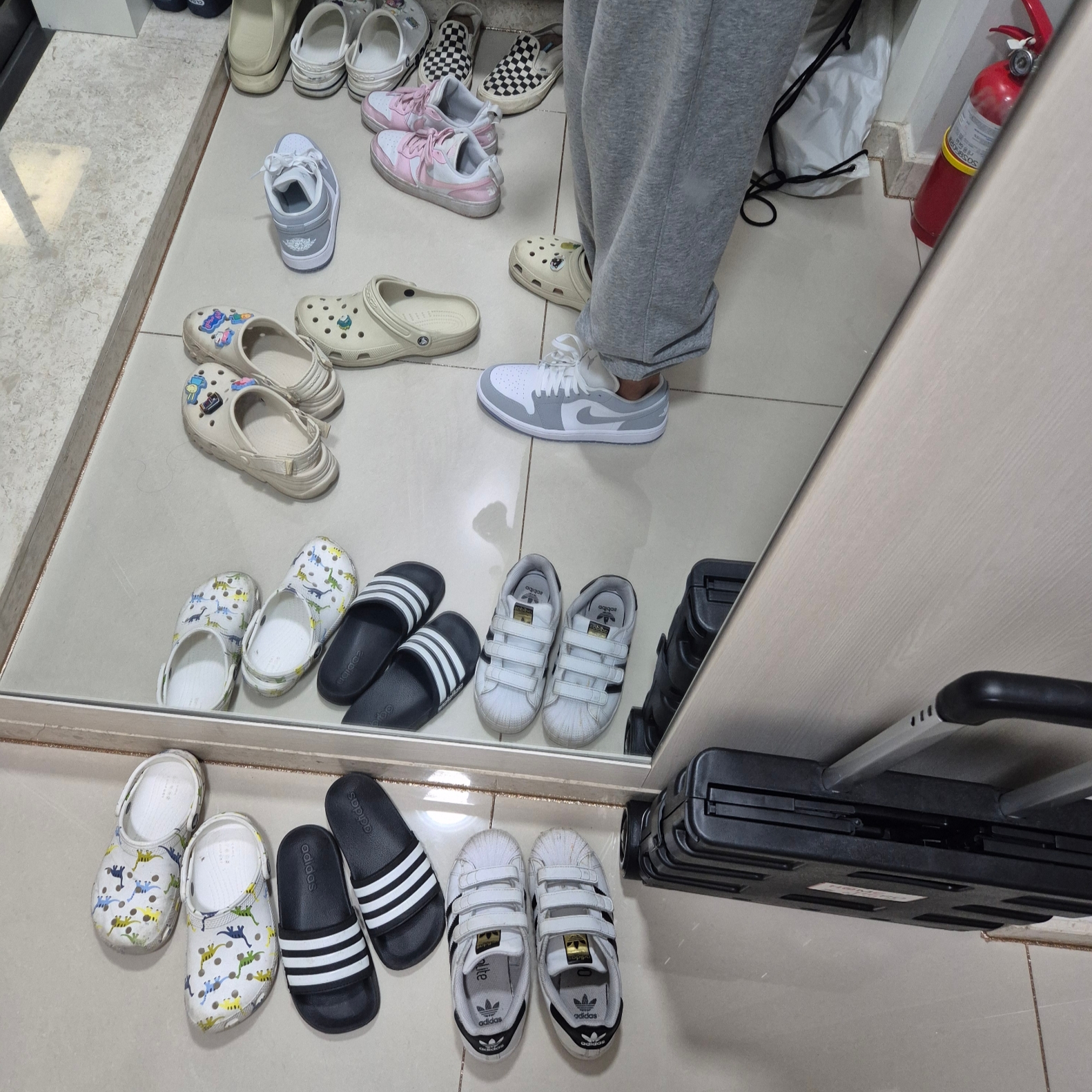 (W) Jordan 1 Low White Wolf Grey 착용 스타일 - 2