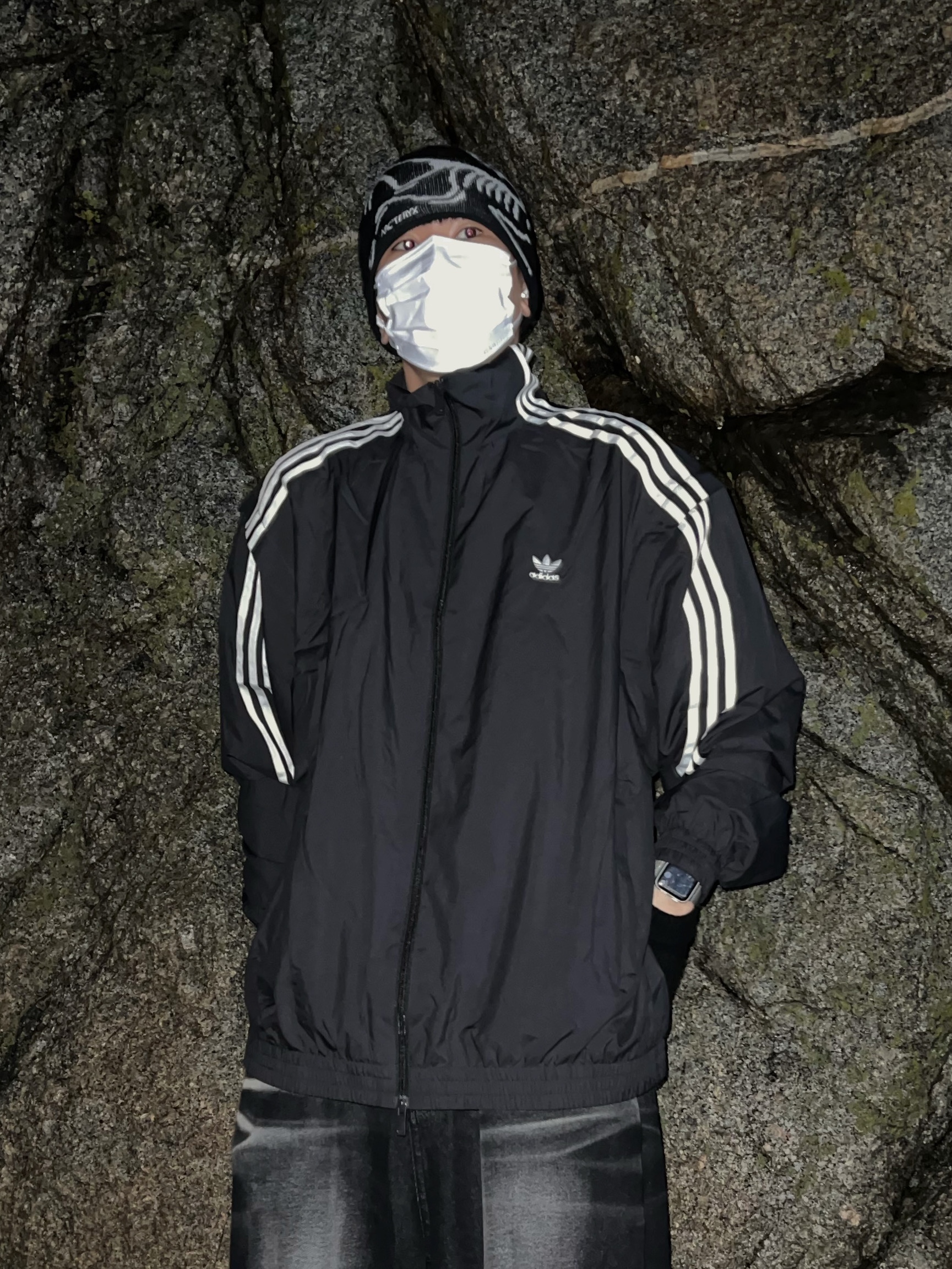Arc'teryx Bird Head Toque Orca, (W) Adidas Adilenium Season 2 Oversized Zip Track Top Gender Neutral Black - KR Sizing 착용 스타일 - 3