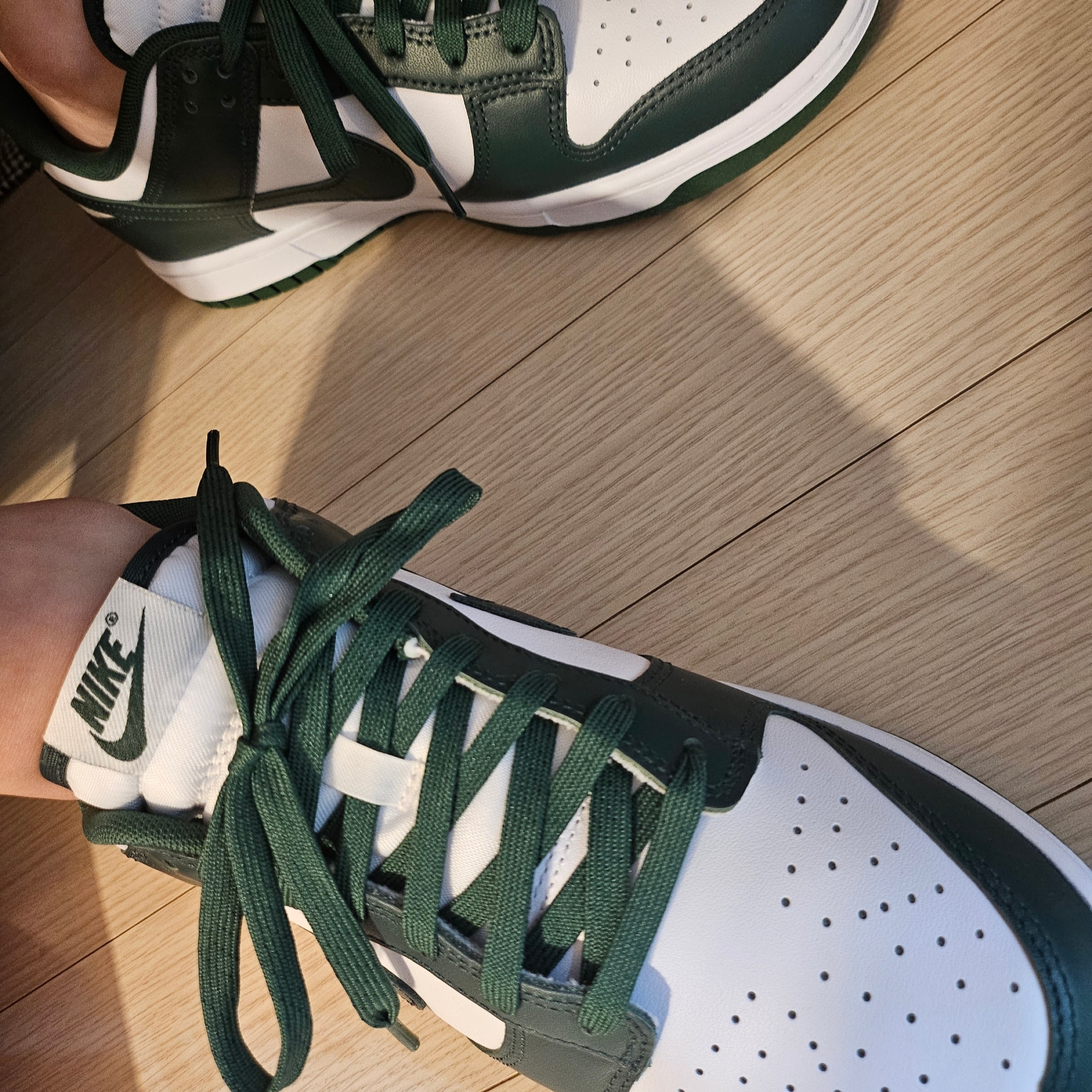 Nike Dunk Low Retro Varsity Green 착용 스타일