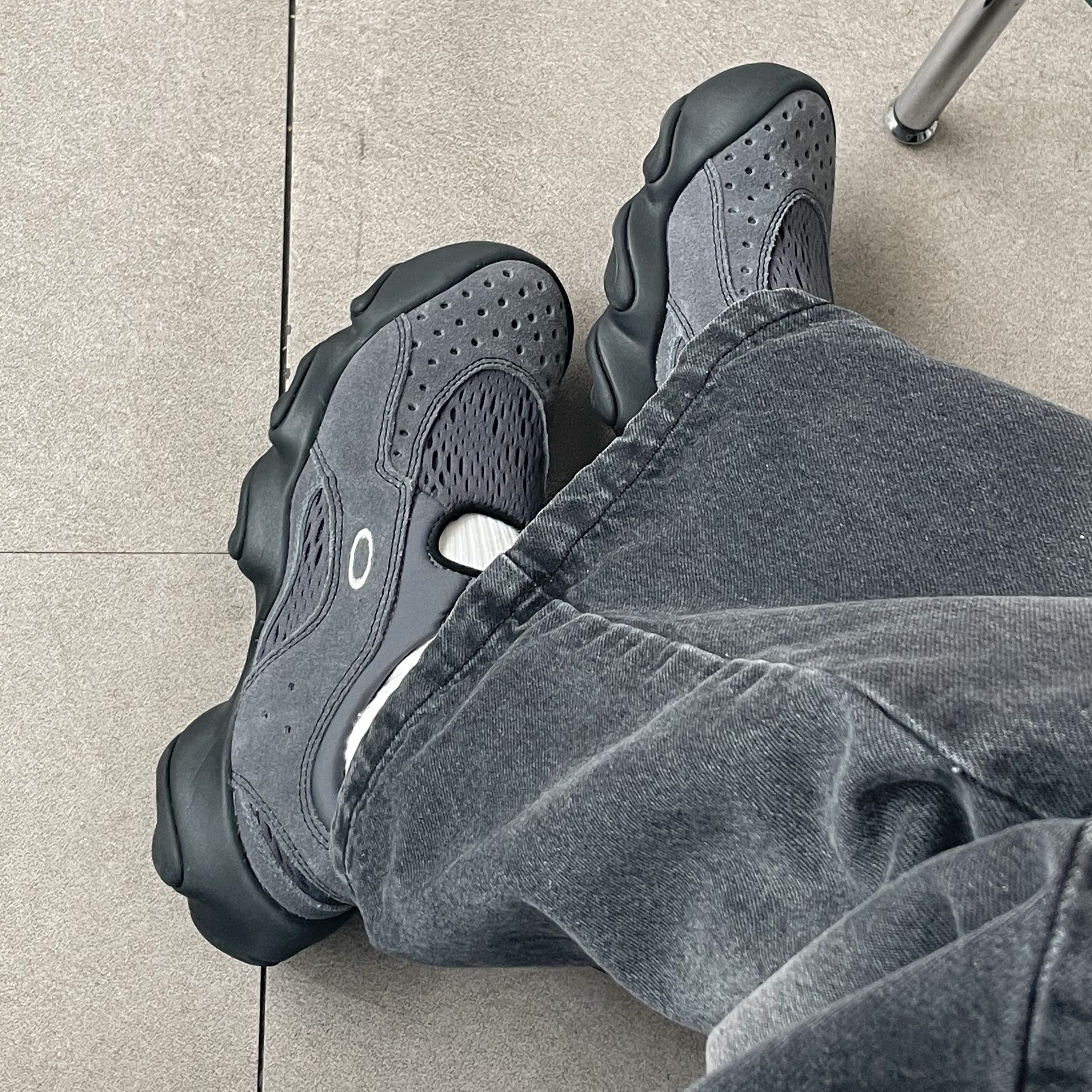 Oakley Factory Team x Brain Dead Flesh Sandal Asphalt 착용 스타일
