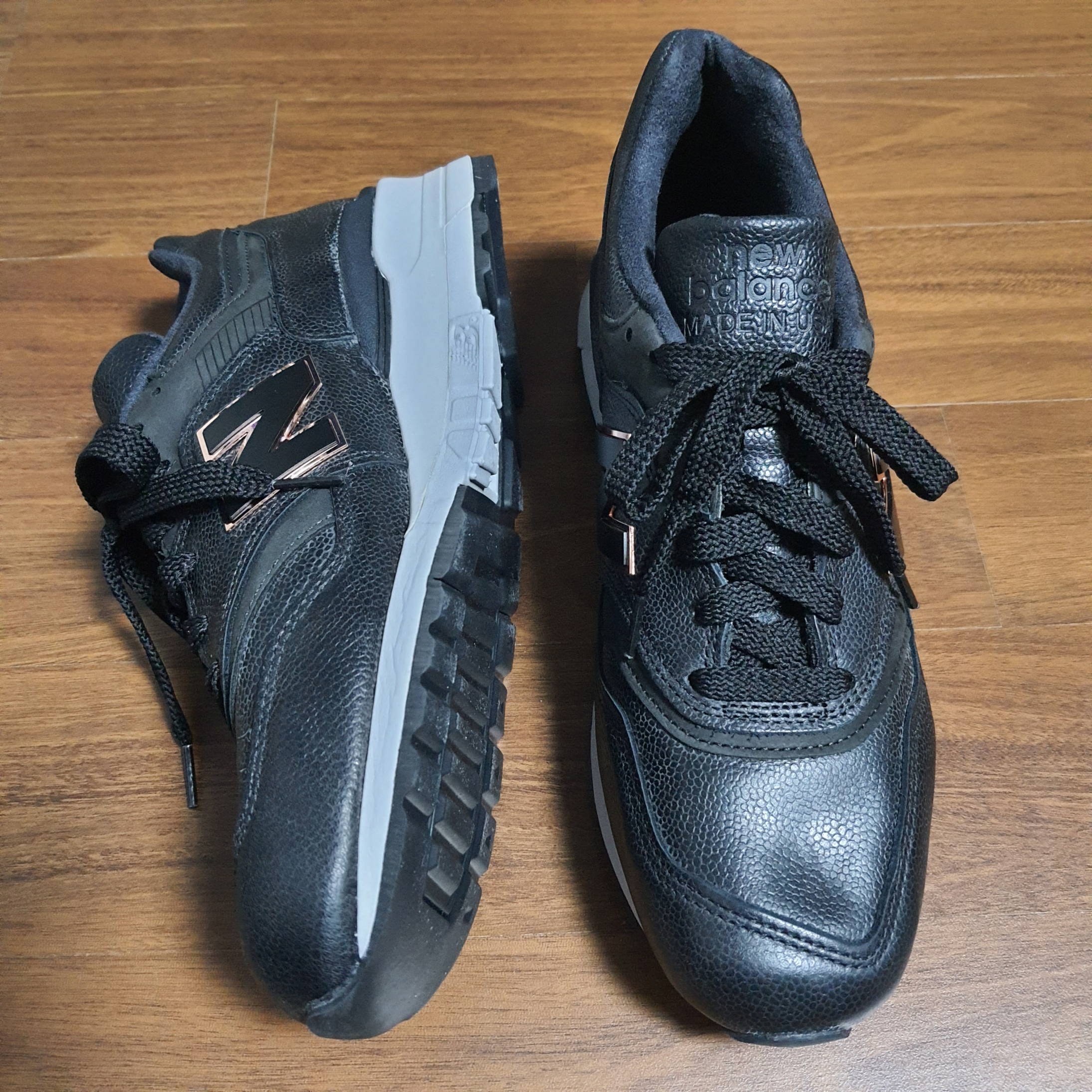 New Balance 997 Made in USA Black Gold 착용 스타일