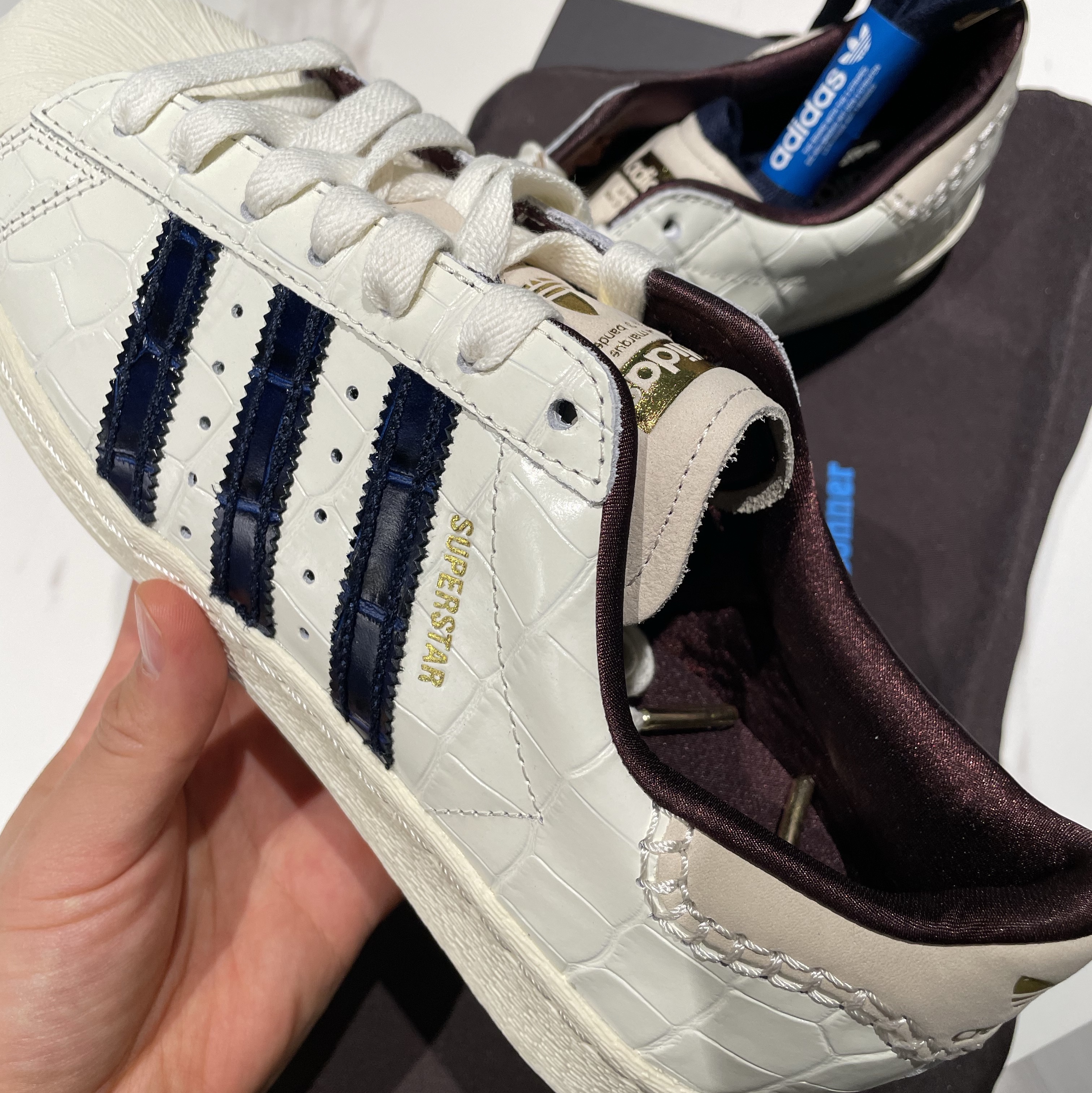 Adidas x Wales Bonner Superstar Wonder White Collegiate Navy 착용 스타일 - 3