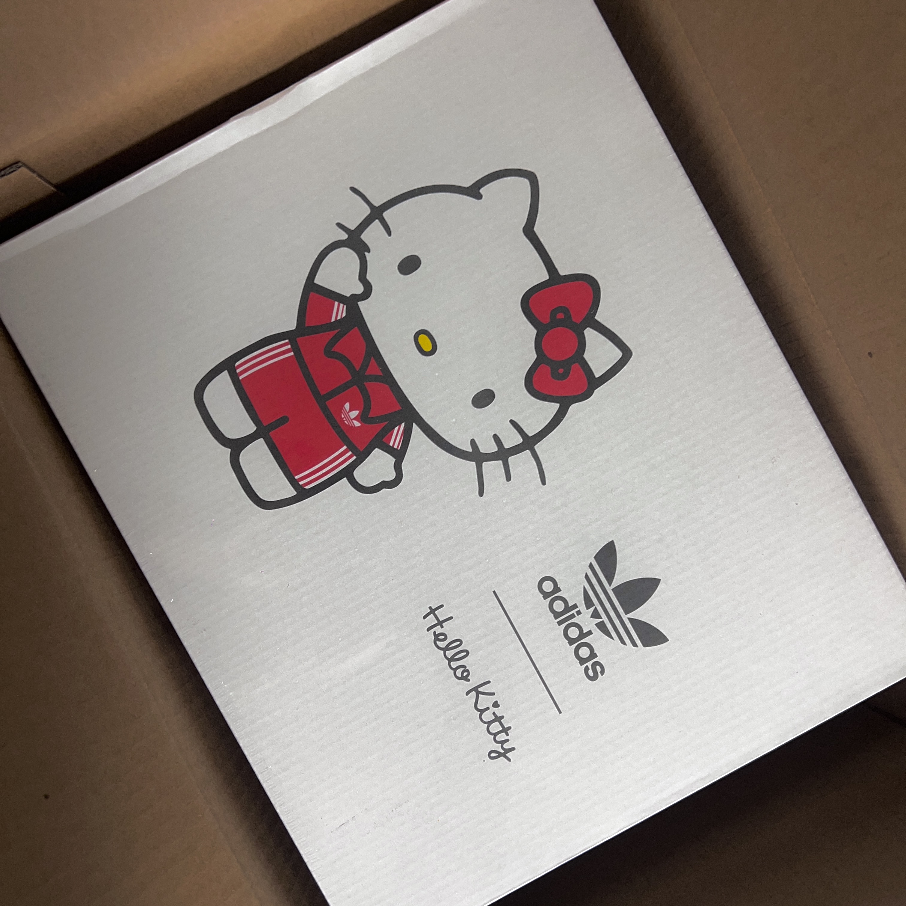 (W) Adidas x Hello Kitty Adifom Stan Smith Mules Core Black Red Cloud White 착용 스타일 - 1