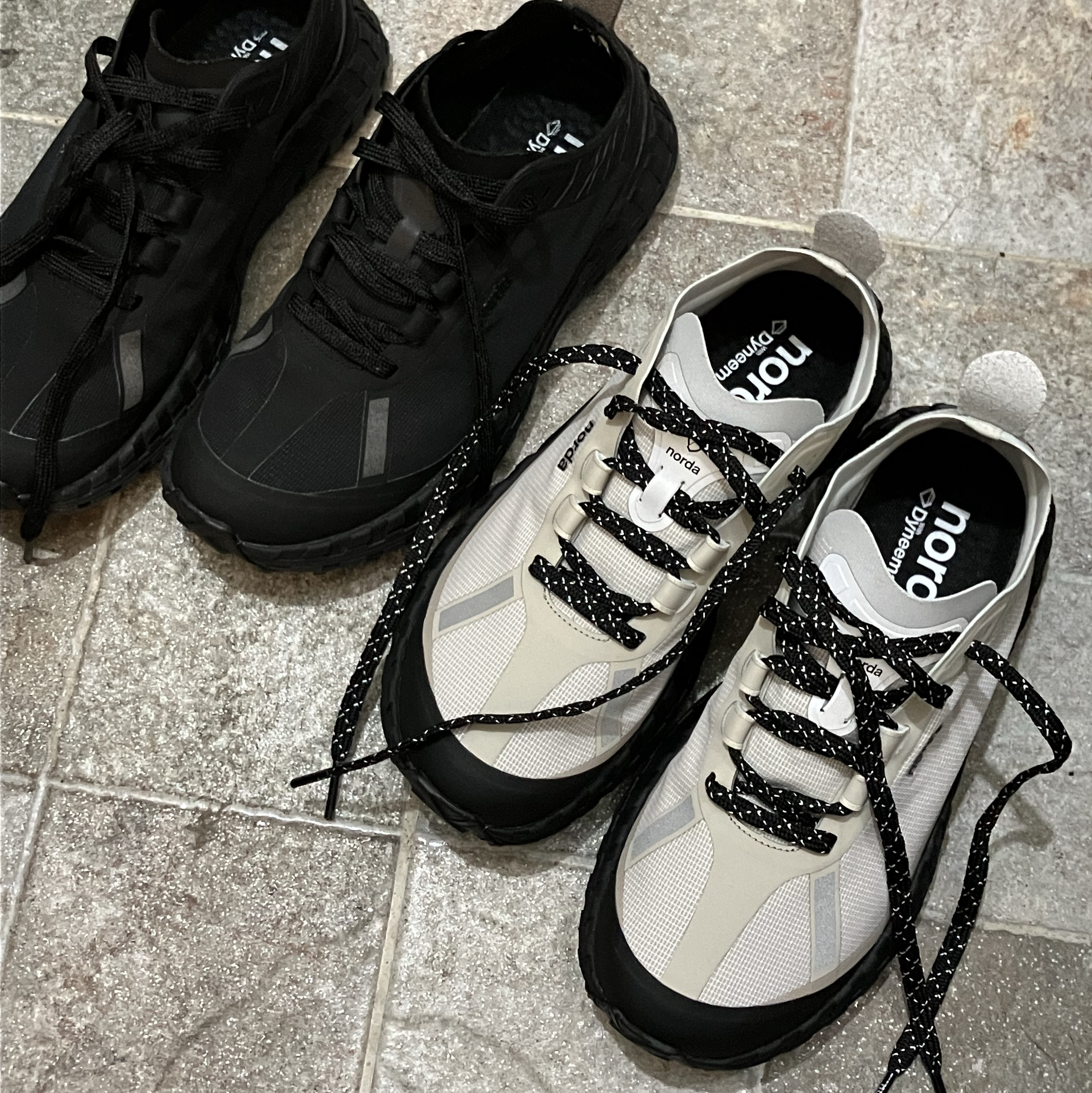 (W) Norda 001/A Cinder, (W) Norda 001/A Stealth Black 착용 스타일 - 2