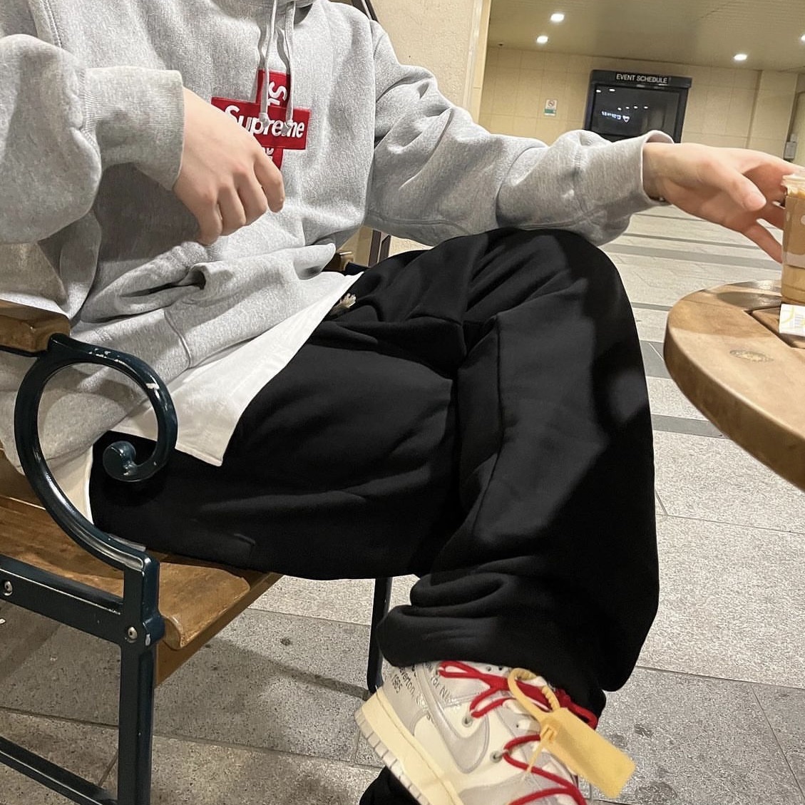 Supreme Cross Box Logo Hooded Sweatshirt Heather Grey - 20FW, Nike x Off-White Dunk Low The 50 - Lot 46 착용 스타일