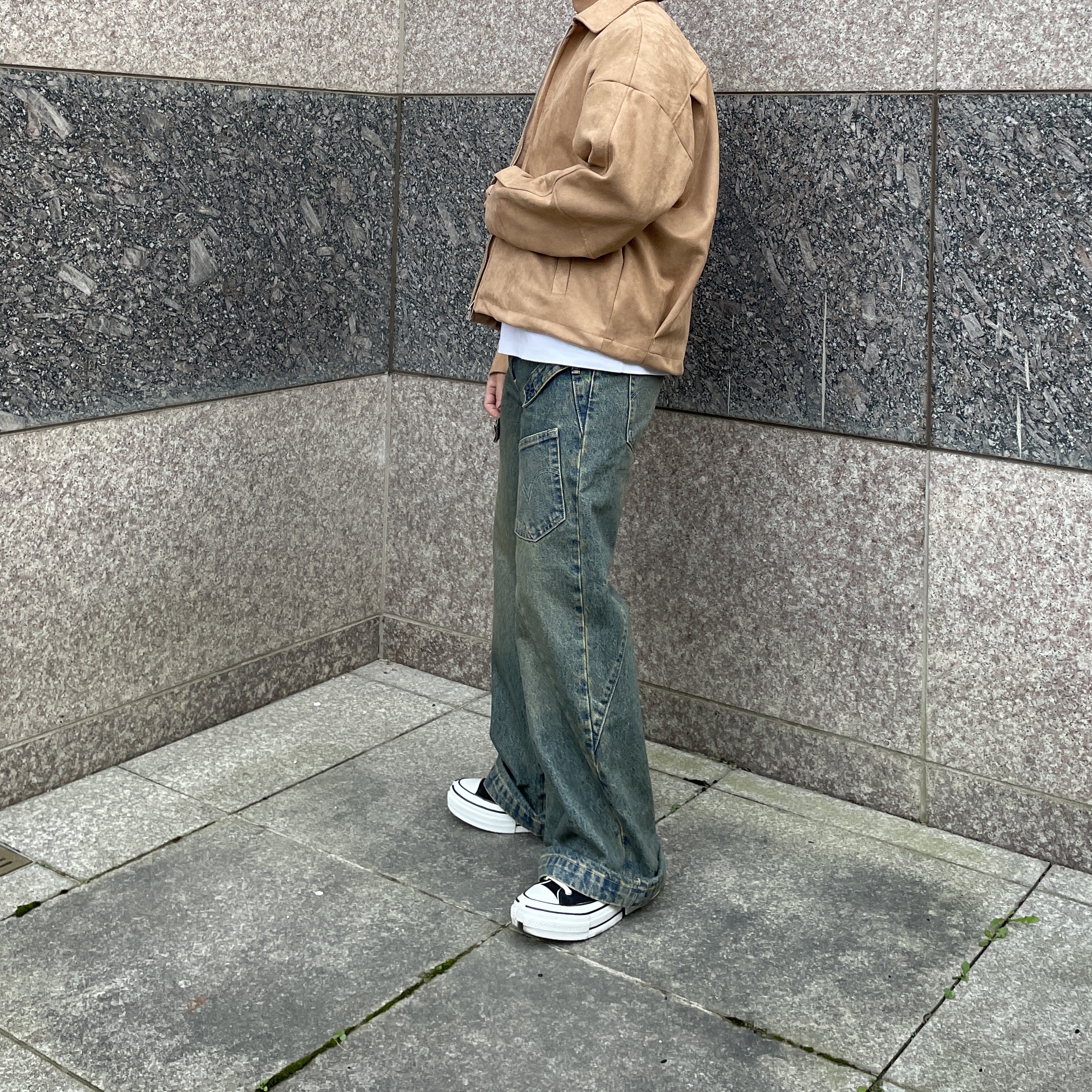 [KREAM 단독] ADSB Andersson Bell x Levi's Women Overlay Jean Tinted Indigo - 24FW, Converse x Feng Chen Wang Chuck 70 2-in-1 Natural Ivory Black 착용 스타일 - 2