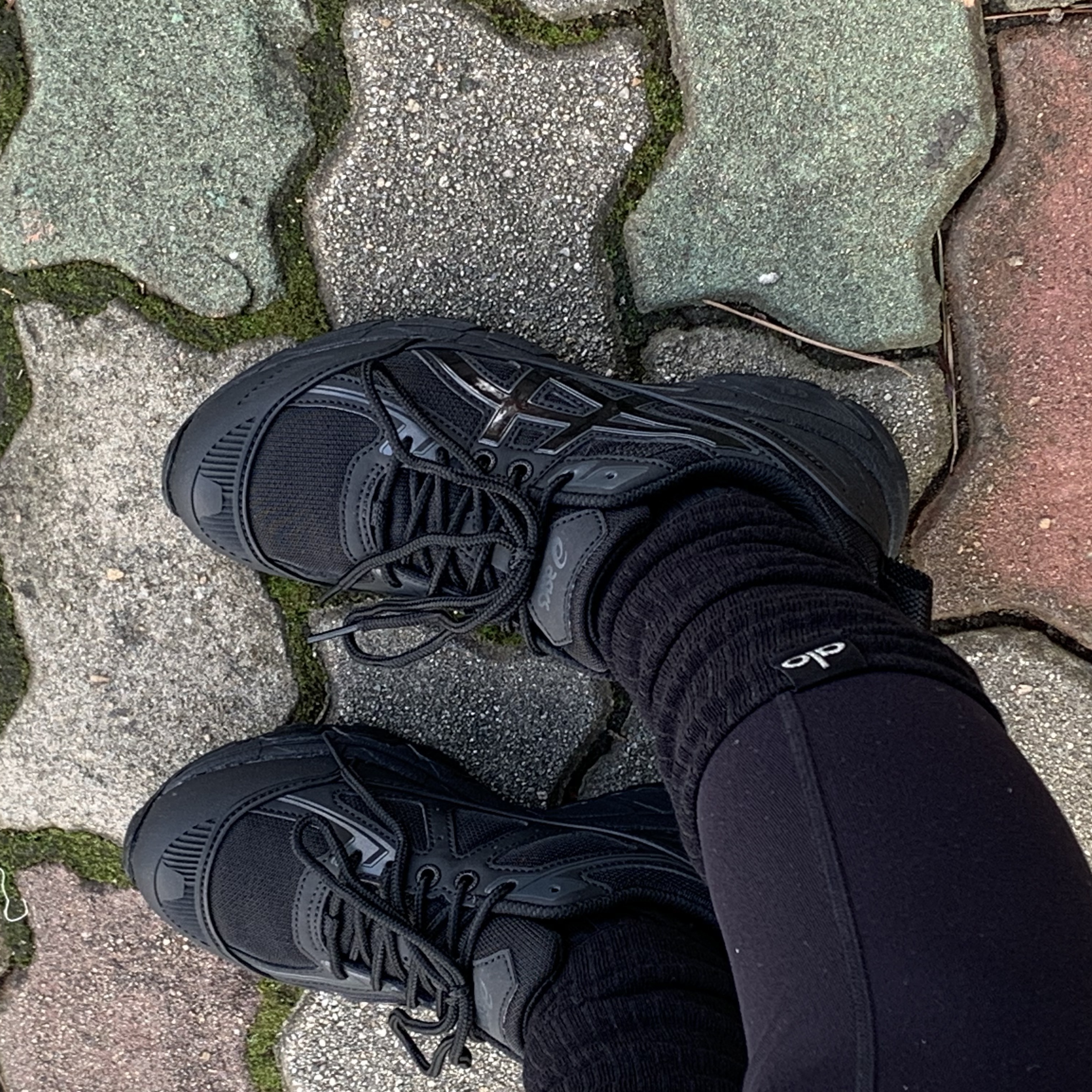 Asics Gel-Venture 6 Shield Black 착용 스타일