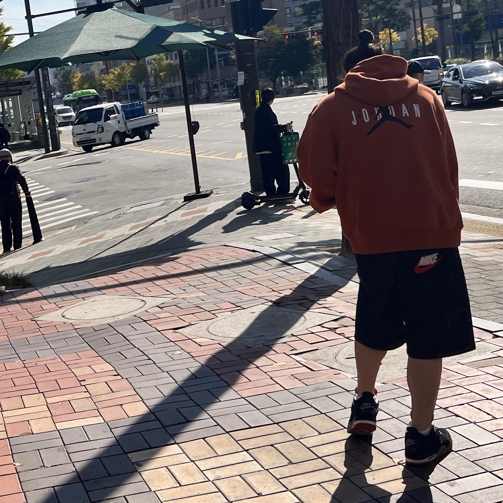 Jordan x Eastside Golf Fleece Hoodie Burnt Sunrise - Asia, Human Made Military Card Case Olive Drab 착용 스타일 - 3