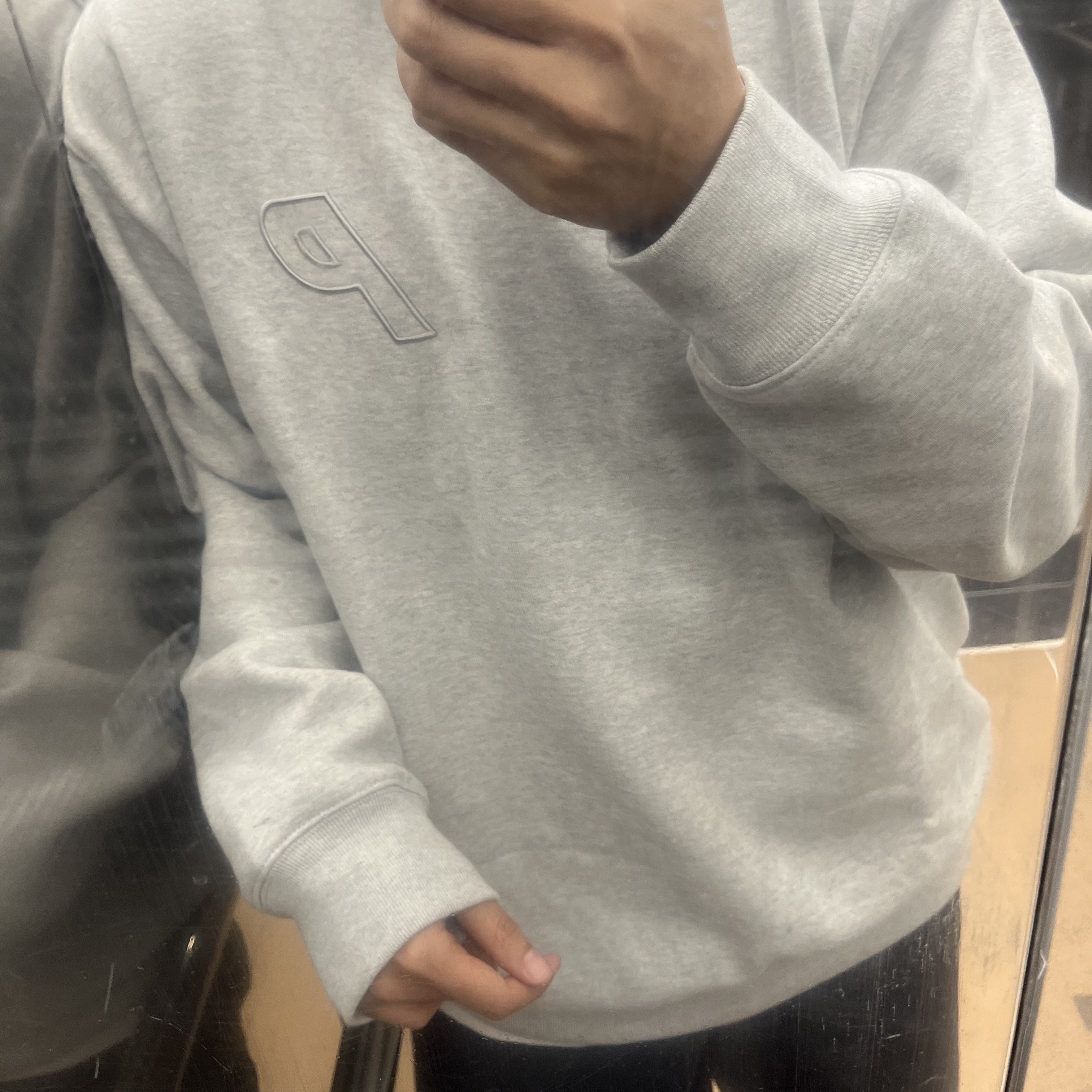 Palace Outline P-3 Crew Grey Marl - 24SS 착용 스타일 - 2