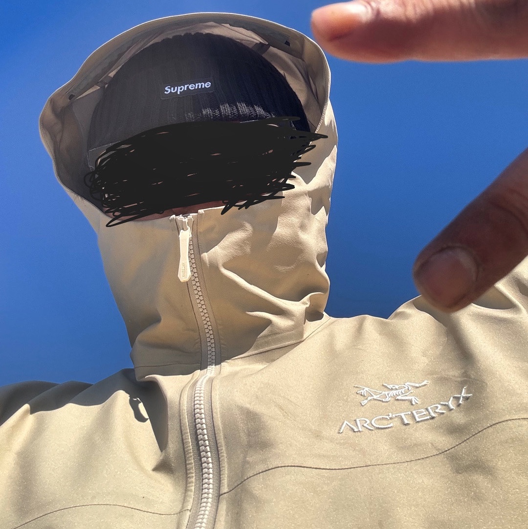 Supreme Overdyed Beanie Black, Arc'teryx Beta Jacket Wicker 착용 스타일