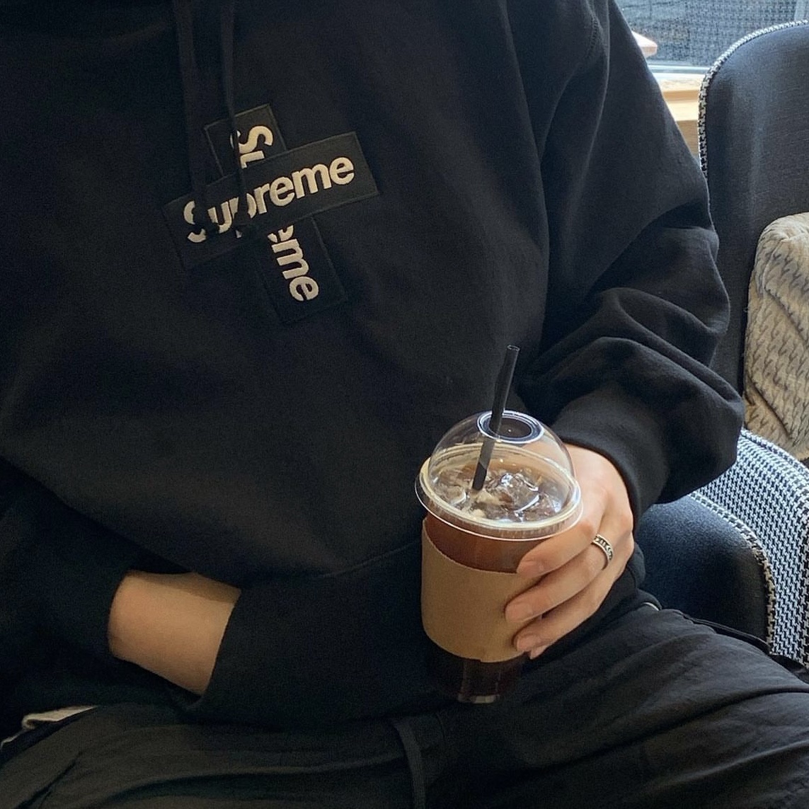 Supreme Cross Box Logo Hooded Sweatshirt Black - 20FW 착용 스타일