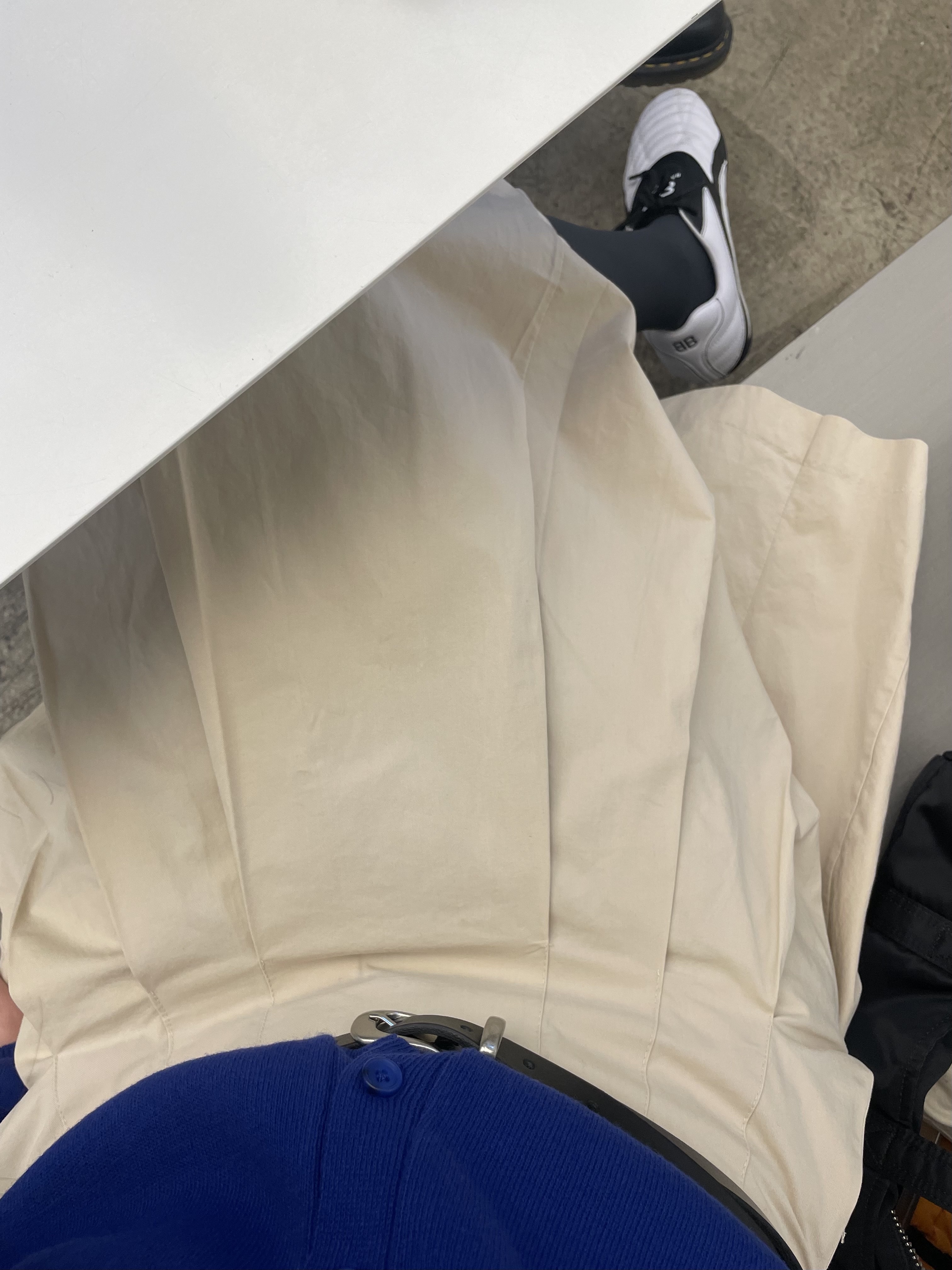 (W) Balenciaga Zen Sneakers White Black 착용 스타일 - 4