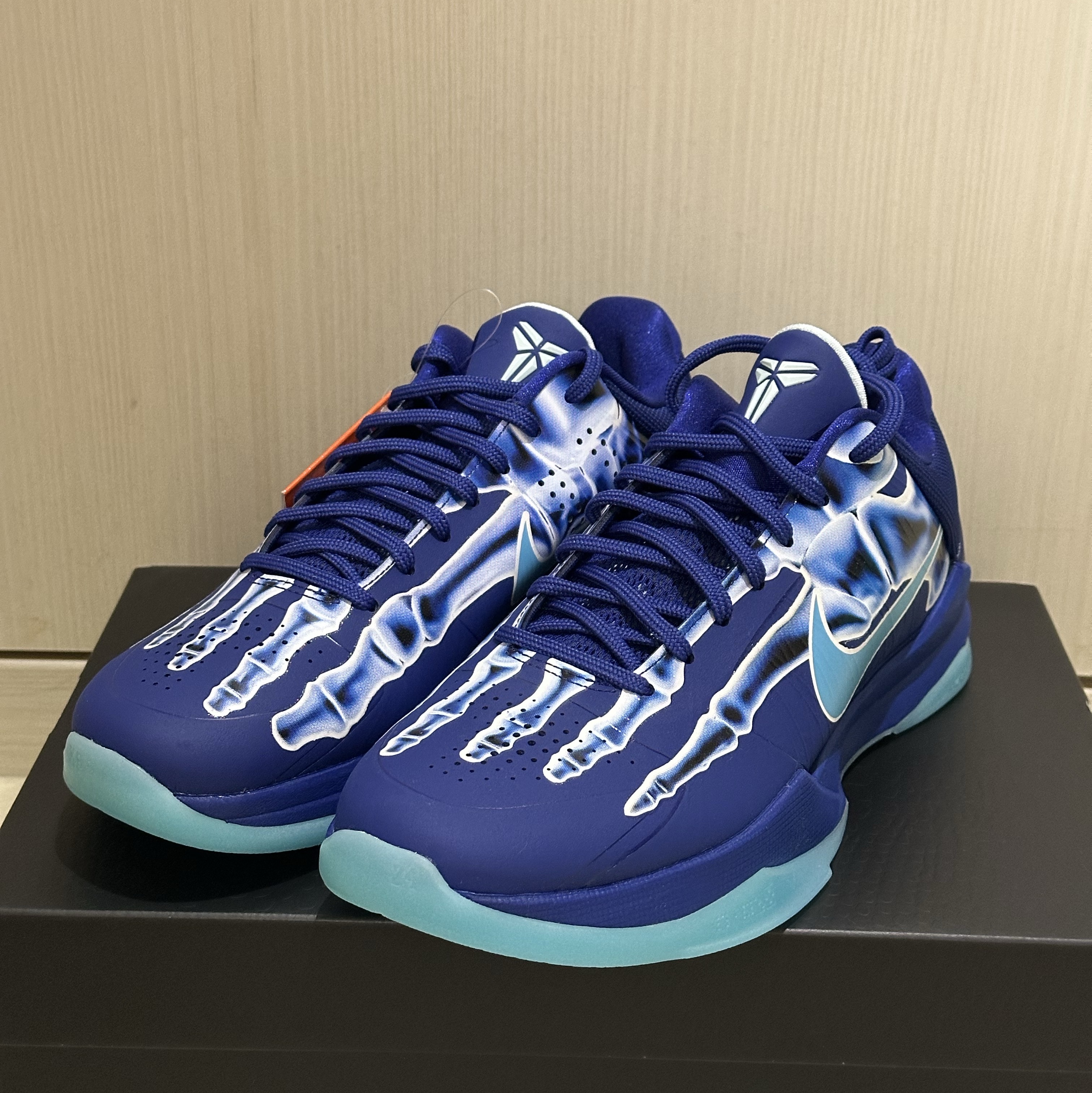 Nike Kobe 5 Protro Deep Royal Blue 착용 스타일 - 1