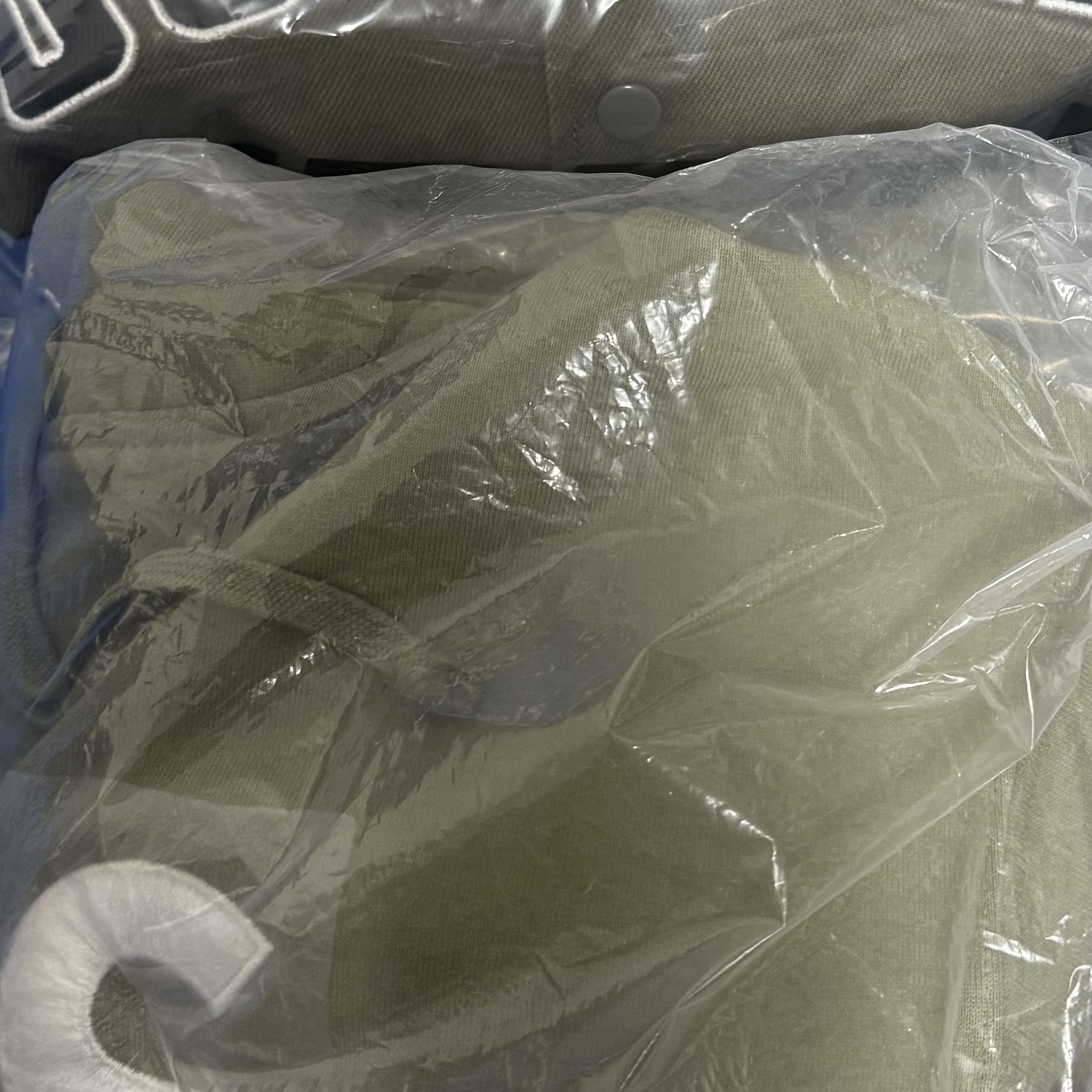 Supreme Arc Denim Coaches Jacket Olive - 24SS, Supreme S Logo Zip Up Hooded Sweatshirt Light Olive - 24FW 착용 스타일 - 2