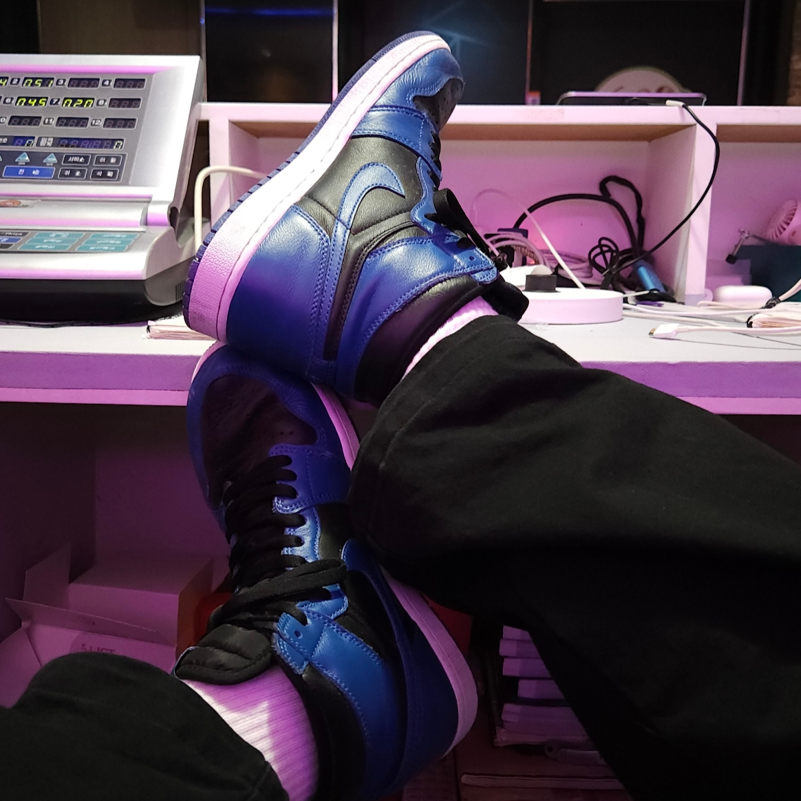 Jordan 1 Retro High OG Dark Marina Blue 착용 스타일 - 3