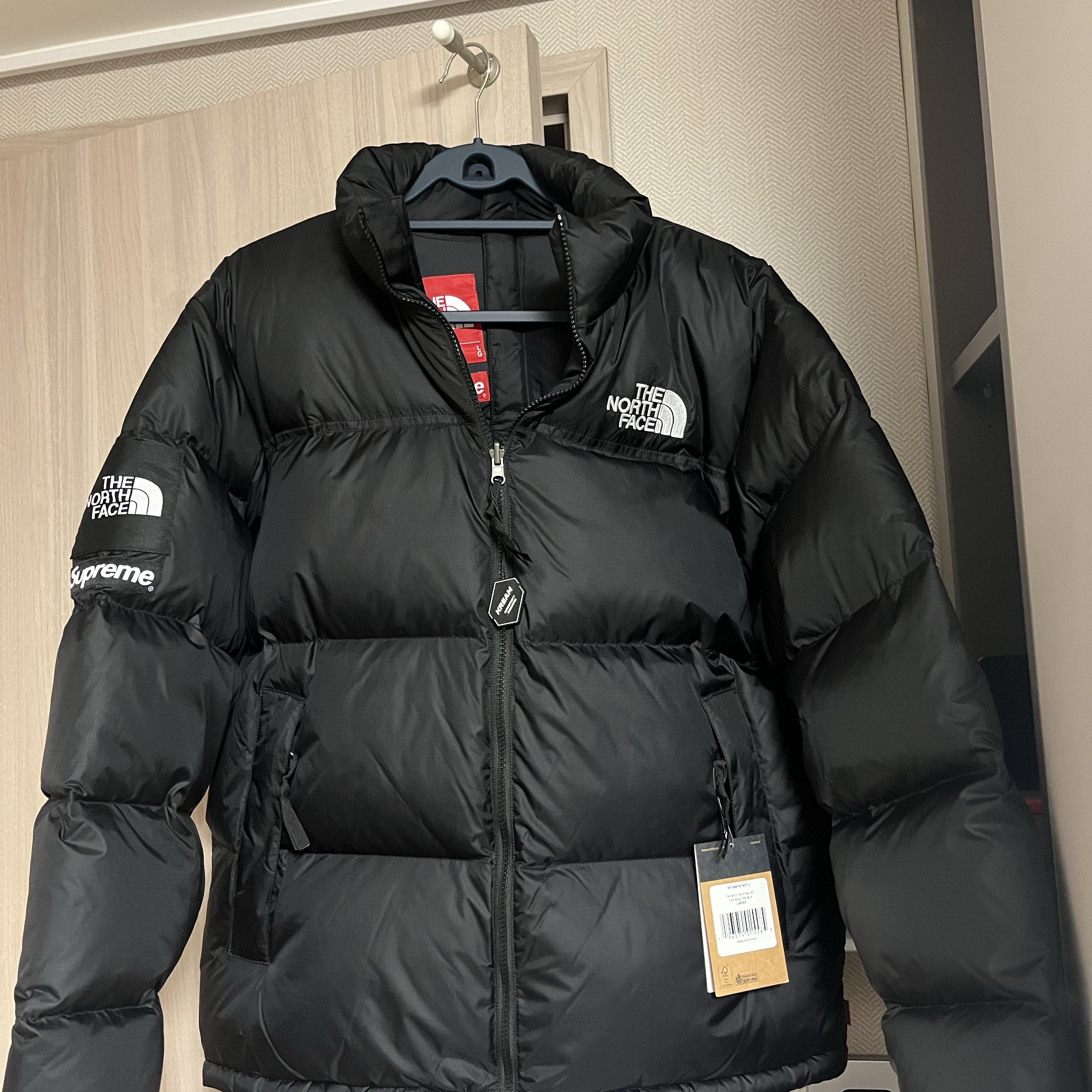 Supreme x The North Face Split Nuptse Jacket Black - 24SS 착용 스타일