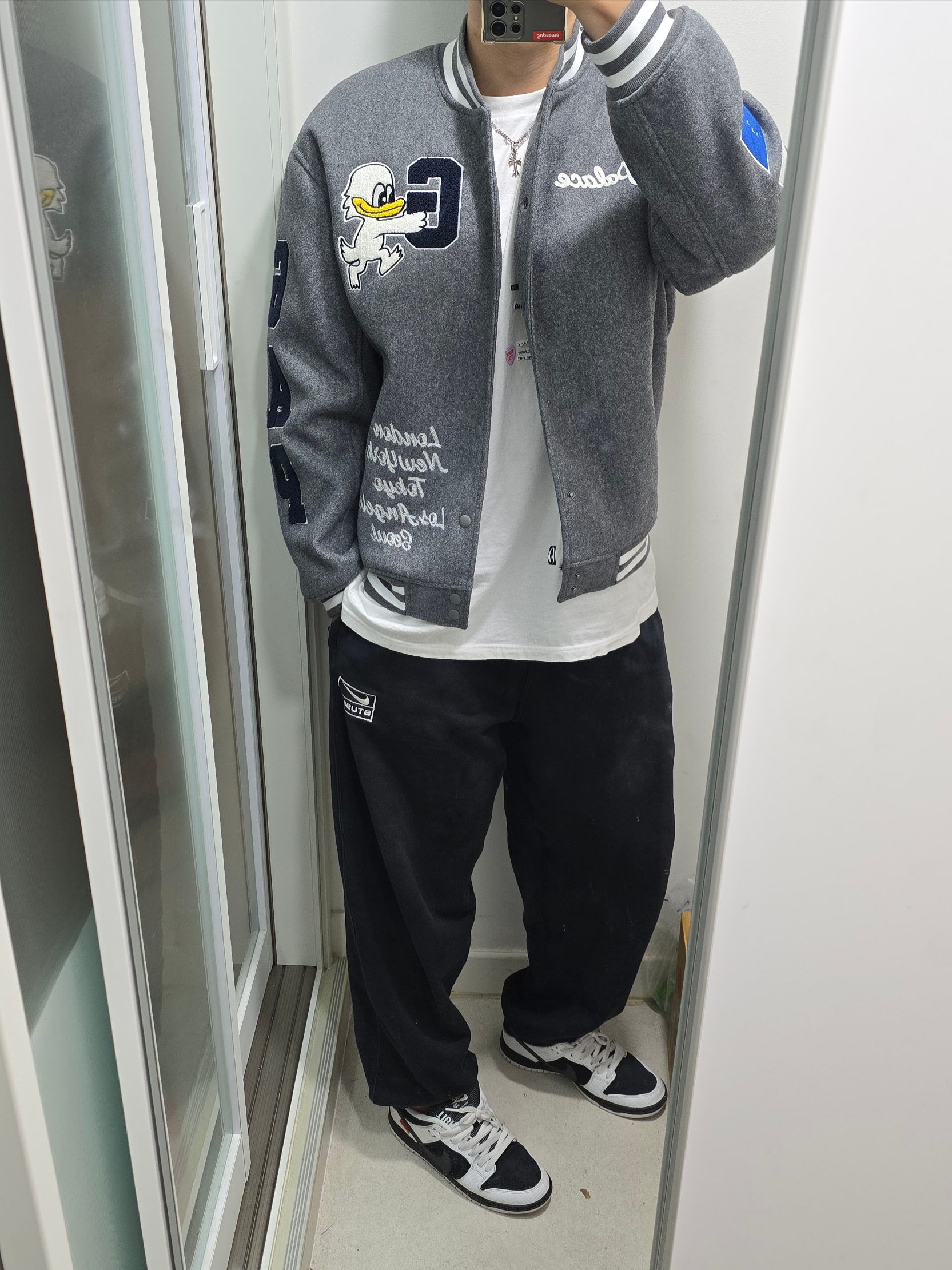 Palace x Gap Varsity Jacket Grey - 24SS, Nike x Stussy NRG Washed Fleece Pants Black (DO5296-010) 착용 스타일