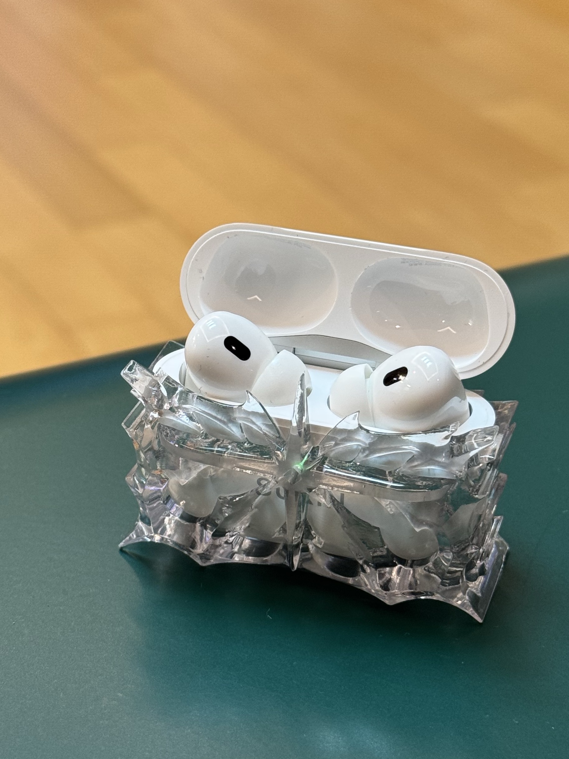 Test Artifact x Tilldawn Era Airpods Pro Case Leak Clear 착용 스타일
