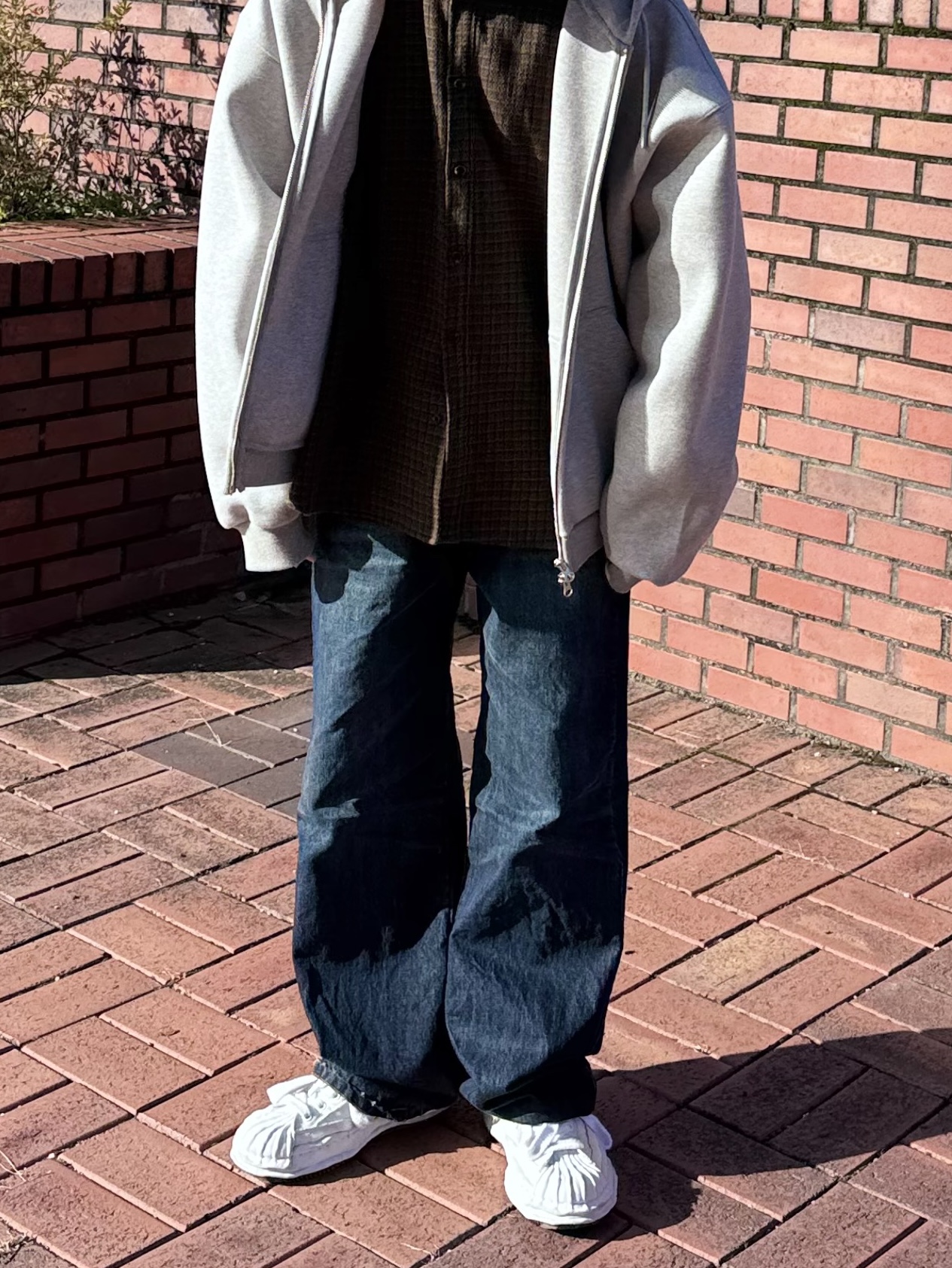 Nonnod Cropped Flexible String Check Shirt Brown, Nonnod Cropped Flexible String Check Shirt Brown 착용 스타일