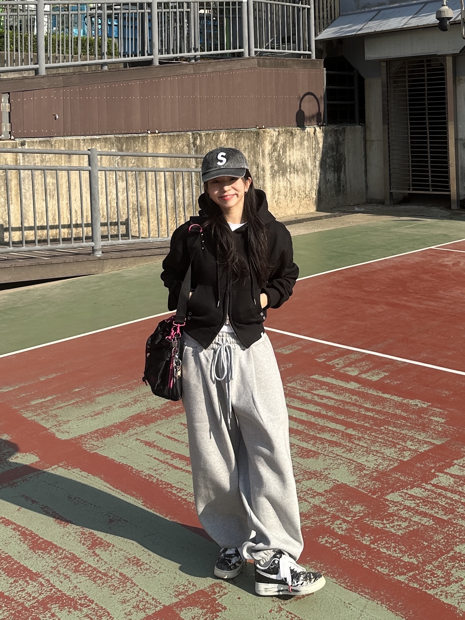 Nike x Peaceminusone Air Force 1 Low Para-Noise, Undermycar Mu.03 Anti Fxxking Logo Play Oversized Sweat Jogger Melange Gray 착용 스타일 - 5