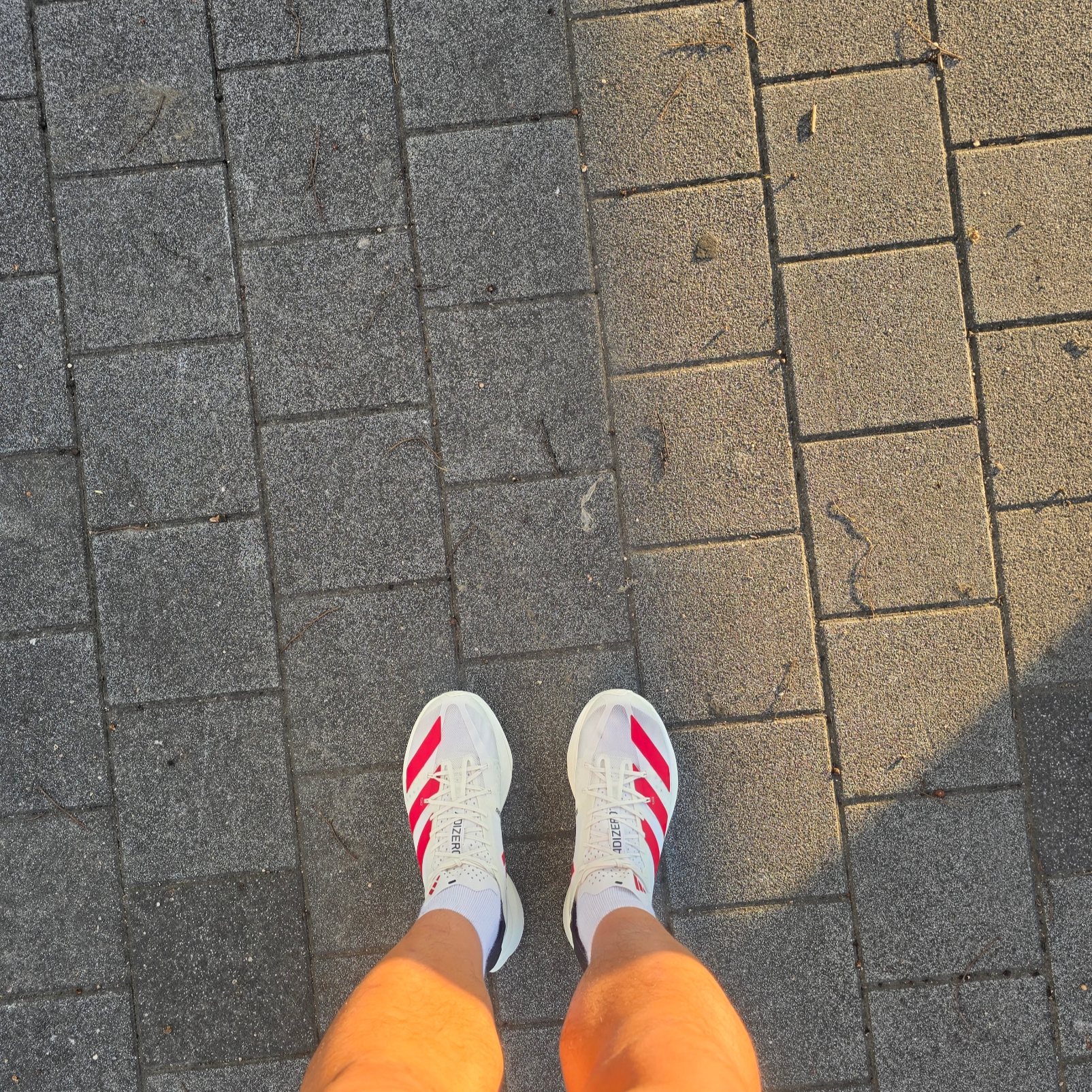 Adidas Adizero Adios Pro 3 Off White Better Scarlet 착용 스타일 - 2