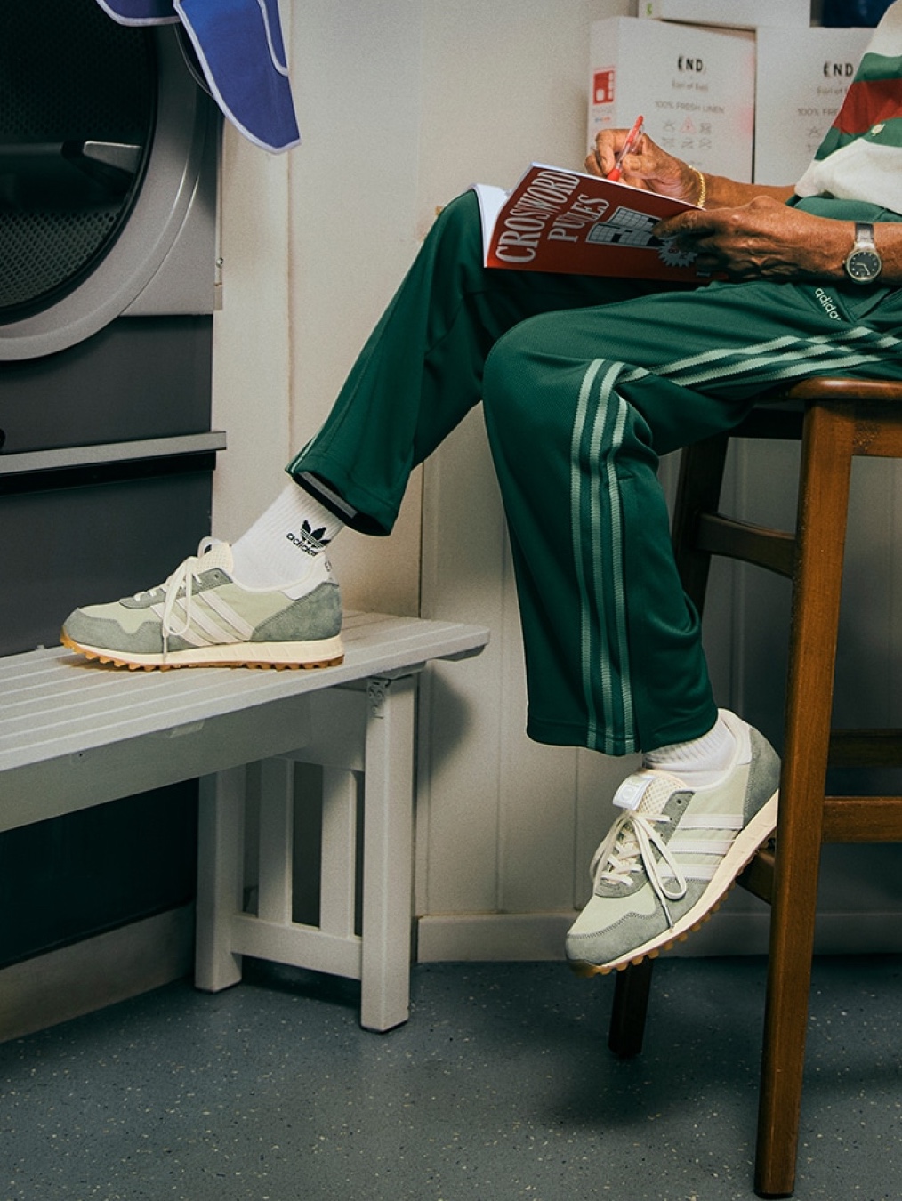 Adidas x END. Gazelle Indoor Laundromat, Adidas x END. SL 72 Laundromat 착용 스타일 - 9